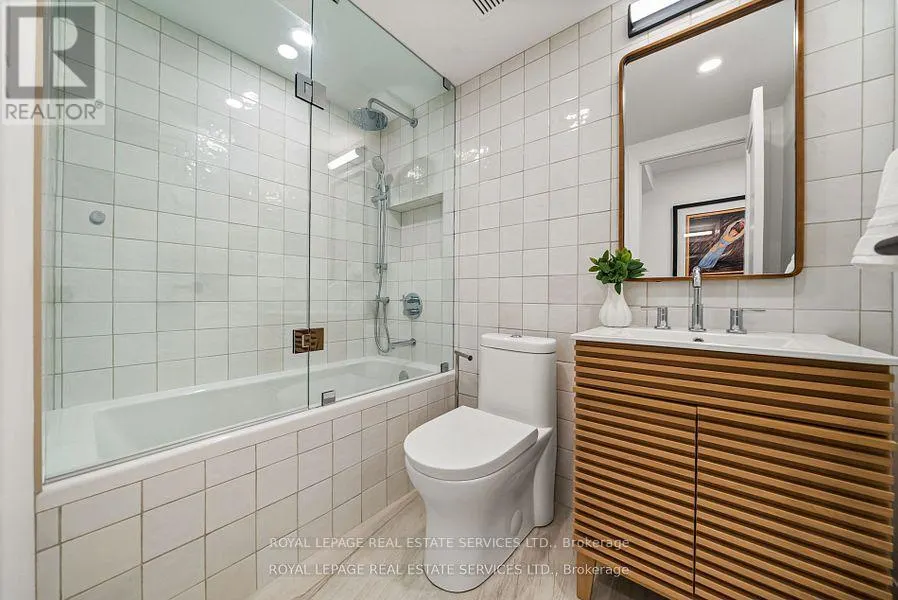 402 - 349 ST. CLAIR AVENUE W