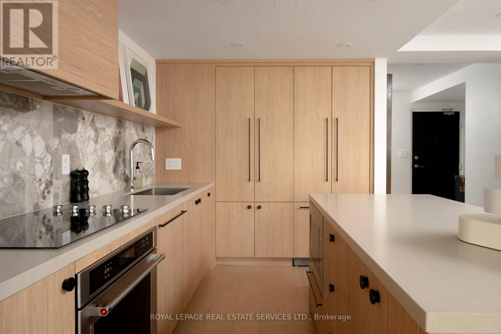 402 - 349 ST. CLAIR AVENUE W