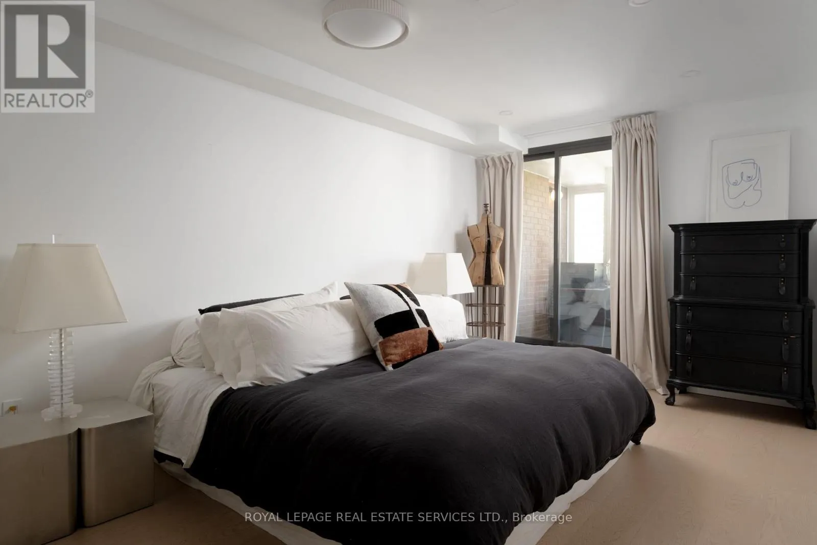402 - 349 ST. CLAIR AVENUE W