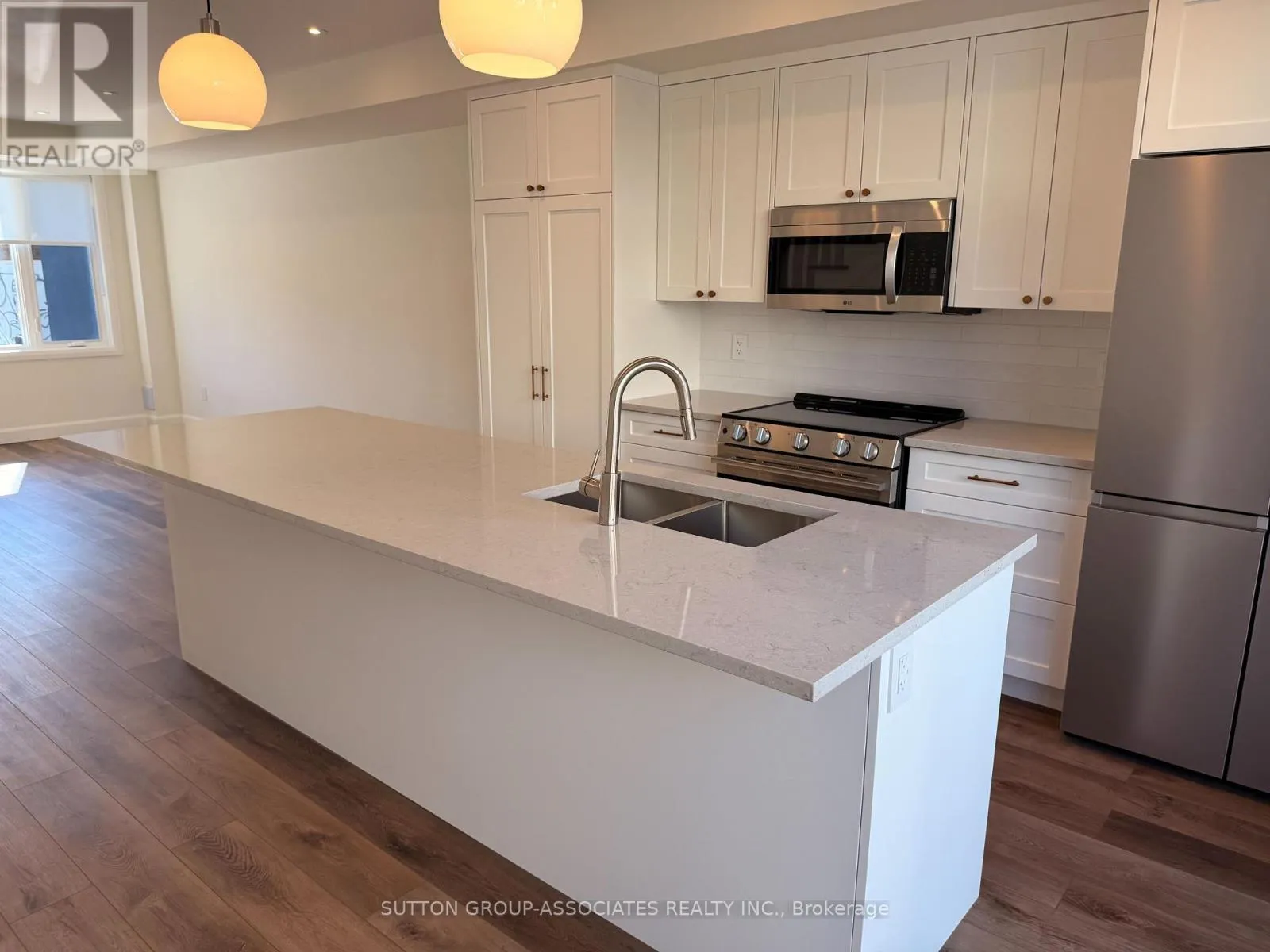 LANEWAY UNIT - 29 EARNSCLIFFE ROAD