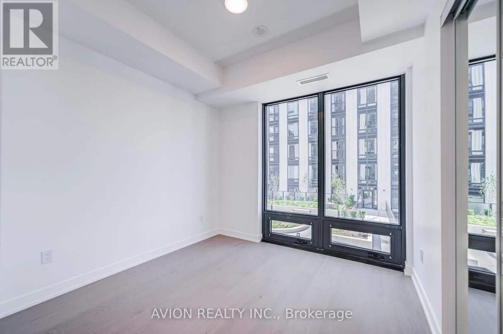 1016 - 89 MONTCLAIR AVENUE