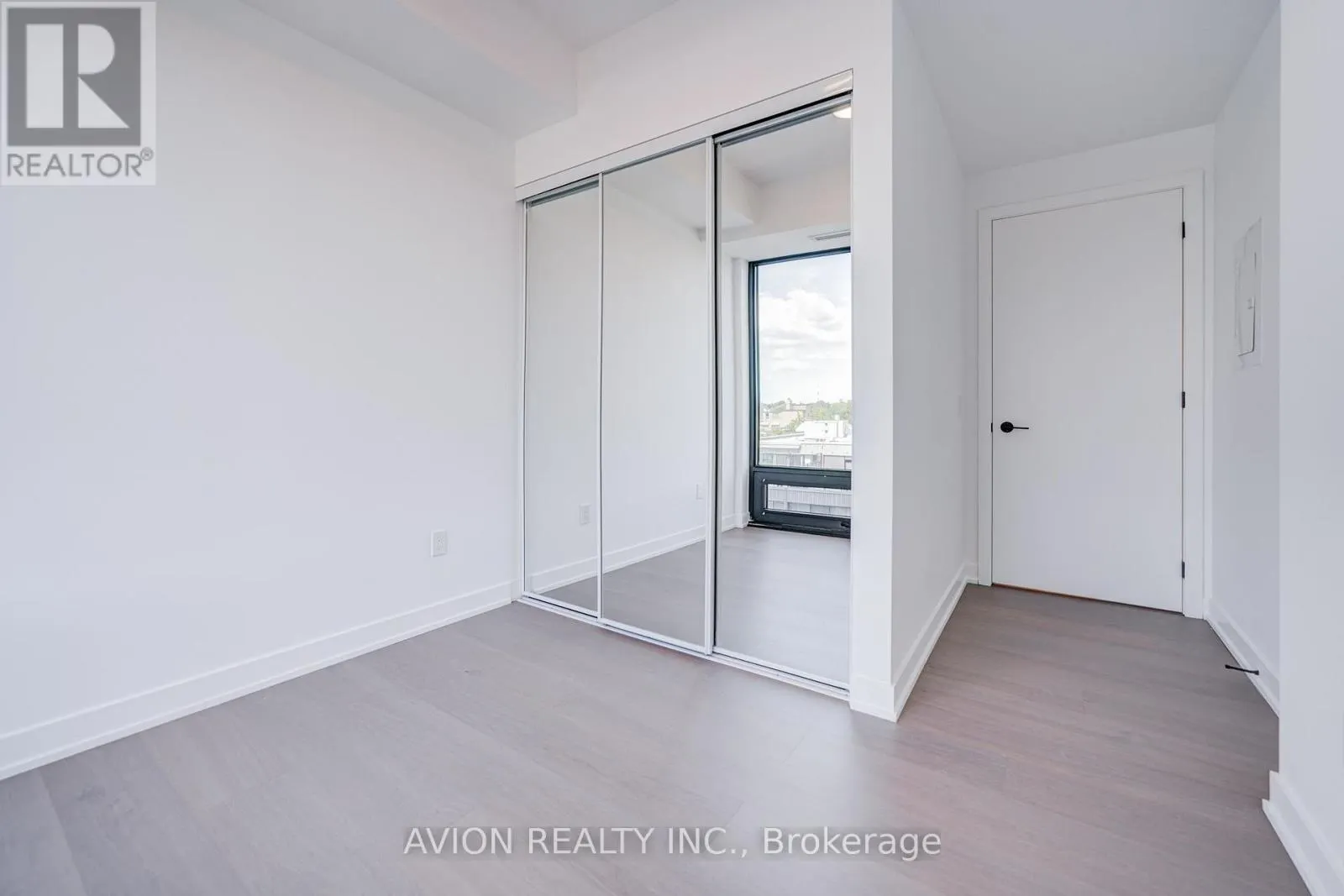 1016 - 89 MONTCLAIR AVENUE