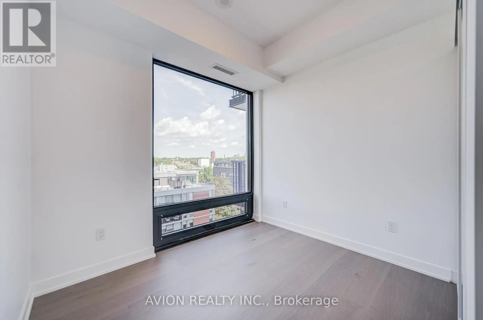 1016 - 89 MONTCLAIR AVENUE
