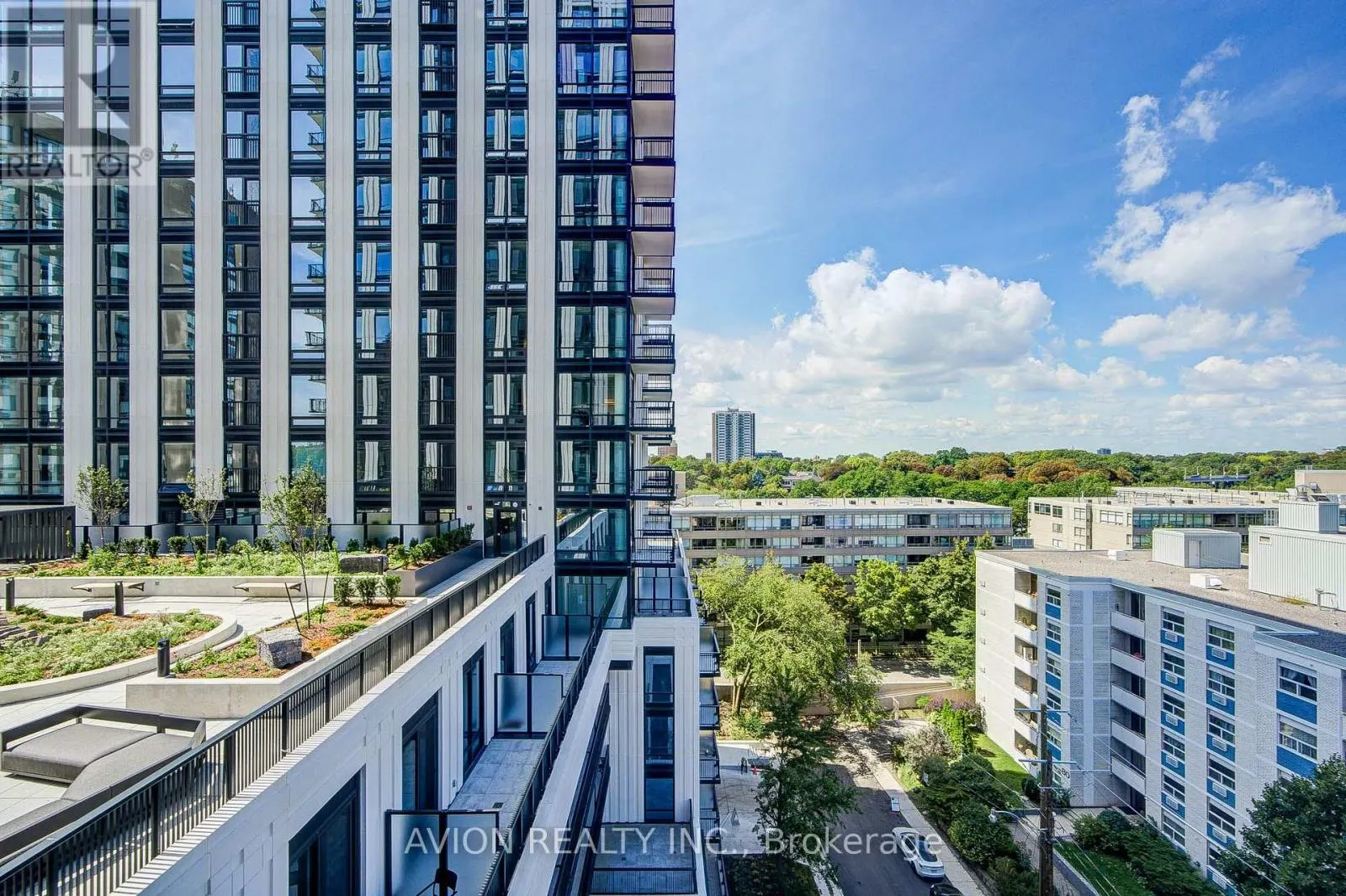1016 - 89 MONTCLAIR AVENUE