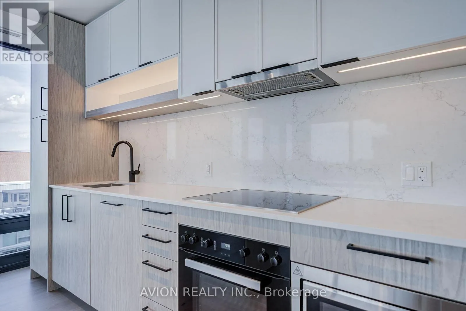 1016 - 89 MONTCLAIR AVENUE