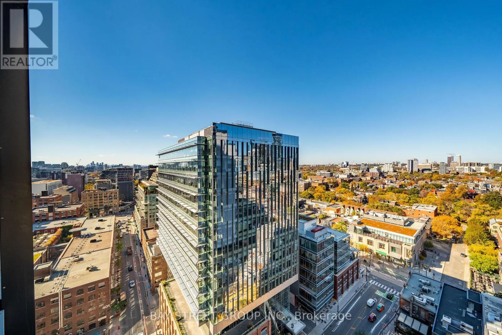 1803 - 125 PETER STREET