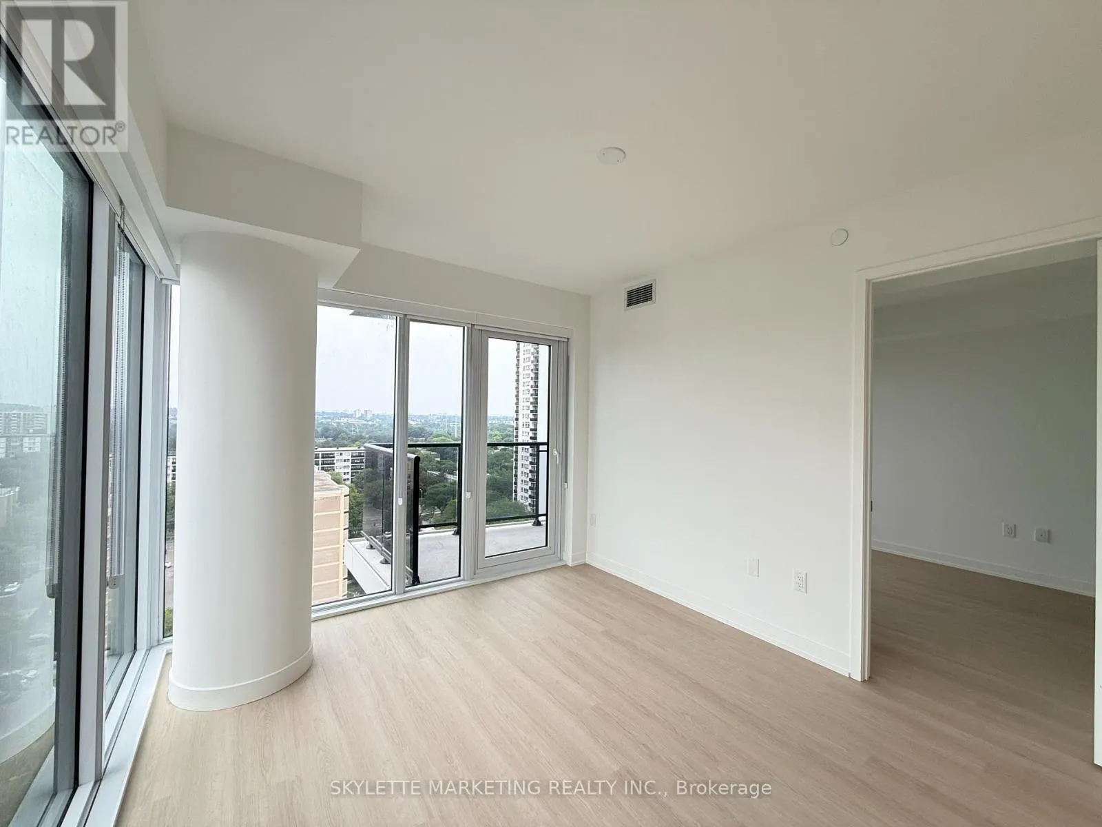 1405 - 15 DAVID SALOMON DRIVE