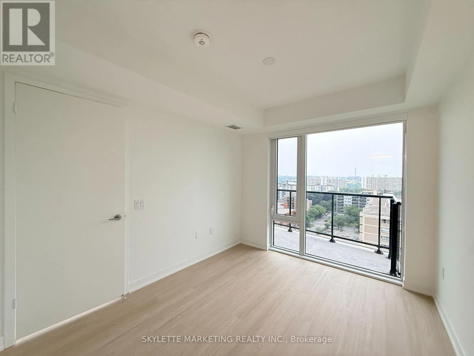 1405 - 15 DAVID SALOMON DRIVE