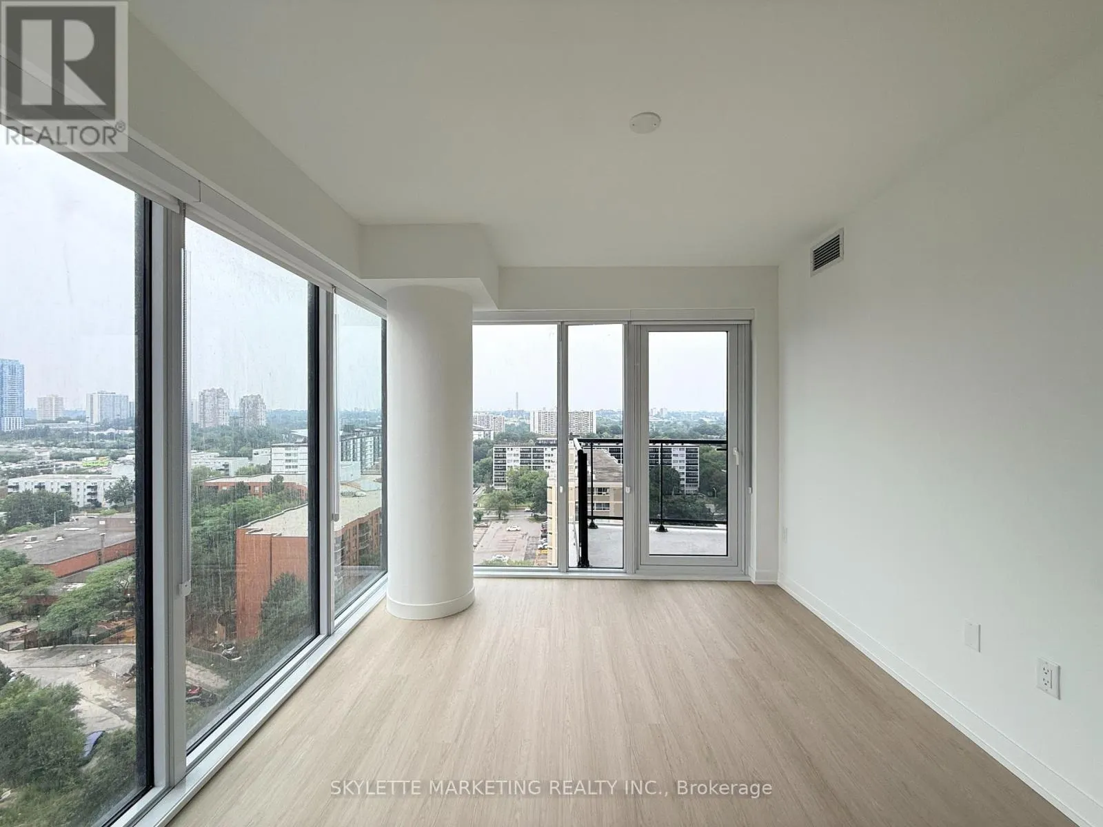 1405 - 15 DAVID SALOMON DRIVE