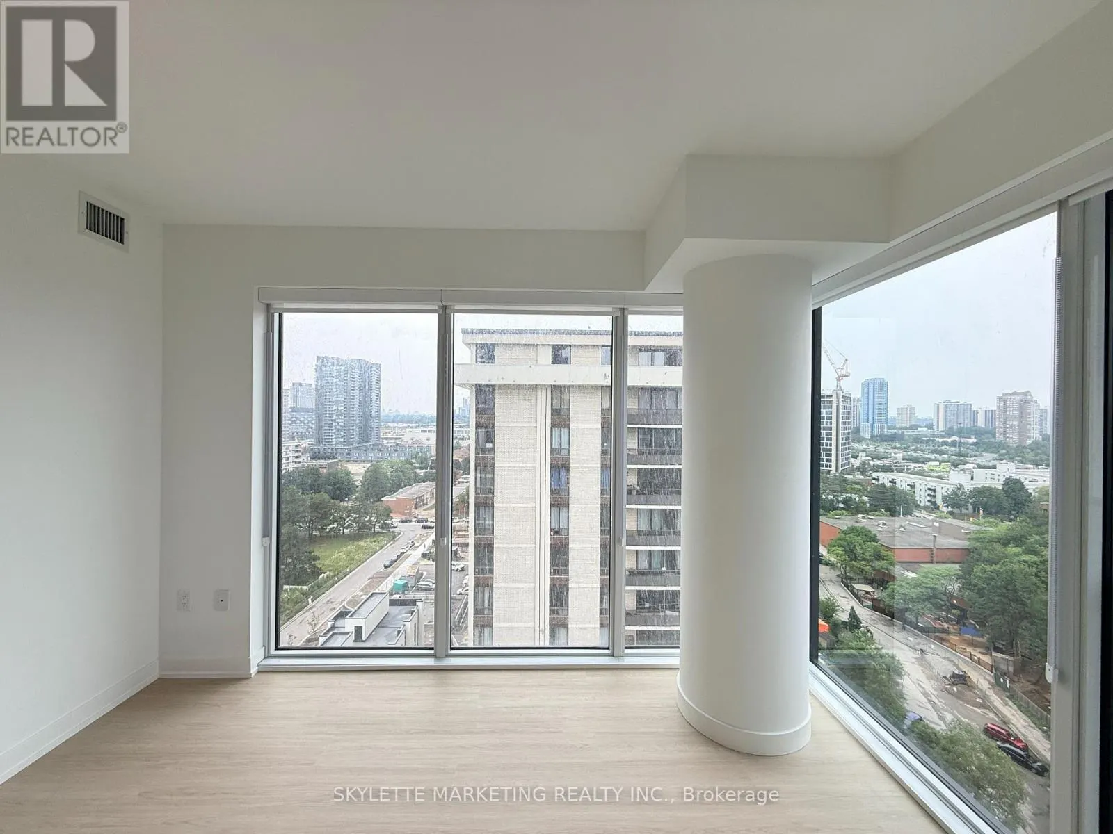 1405 - 15 DAVID SALOMON DRIVE