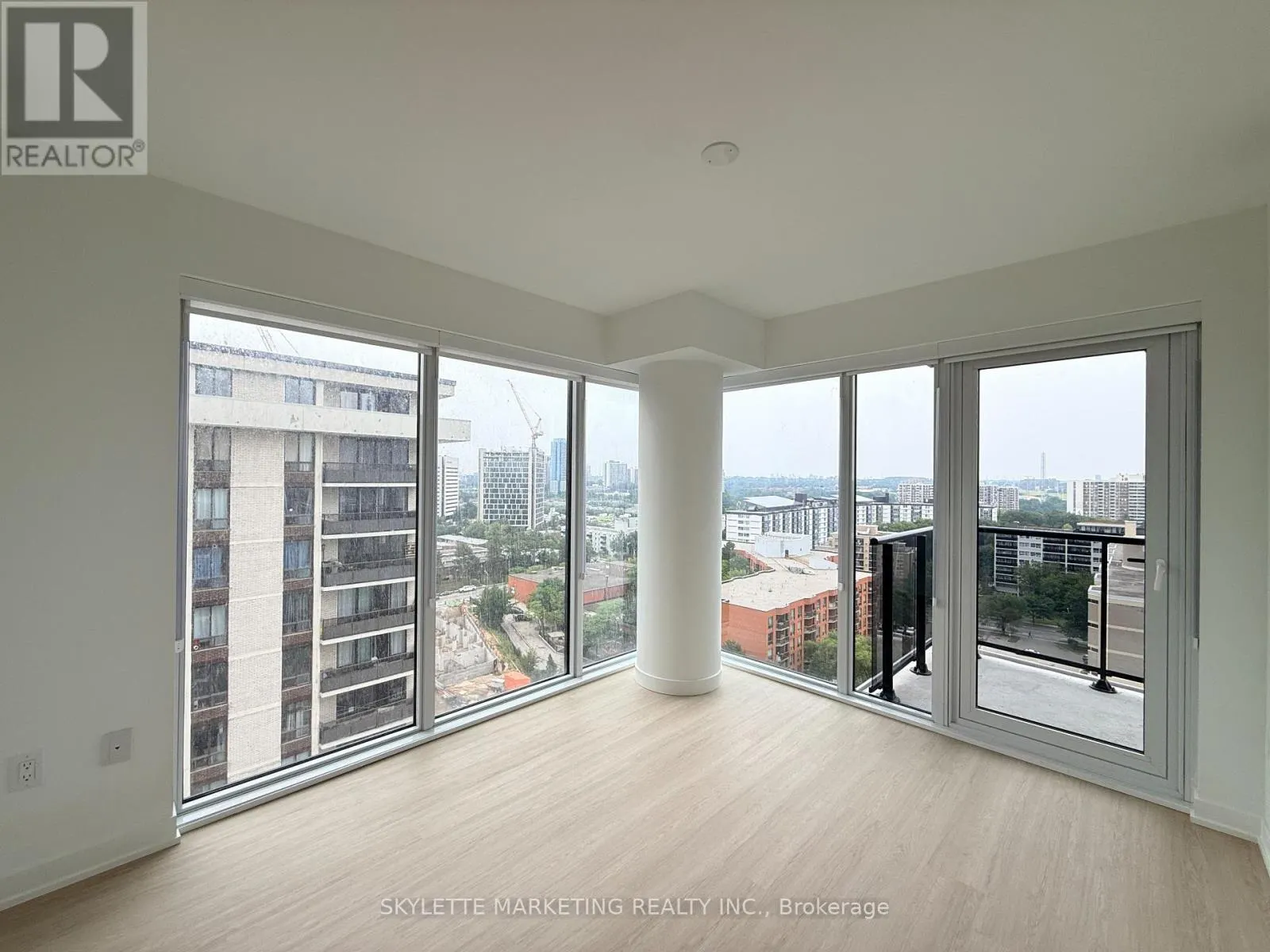 1405 - 15 DAVID SALOMON DRIVE