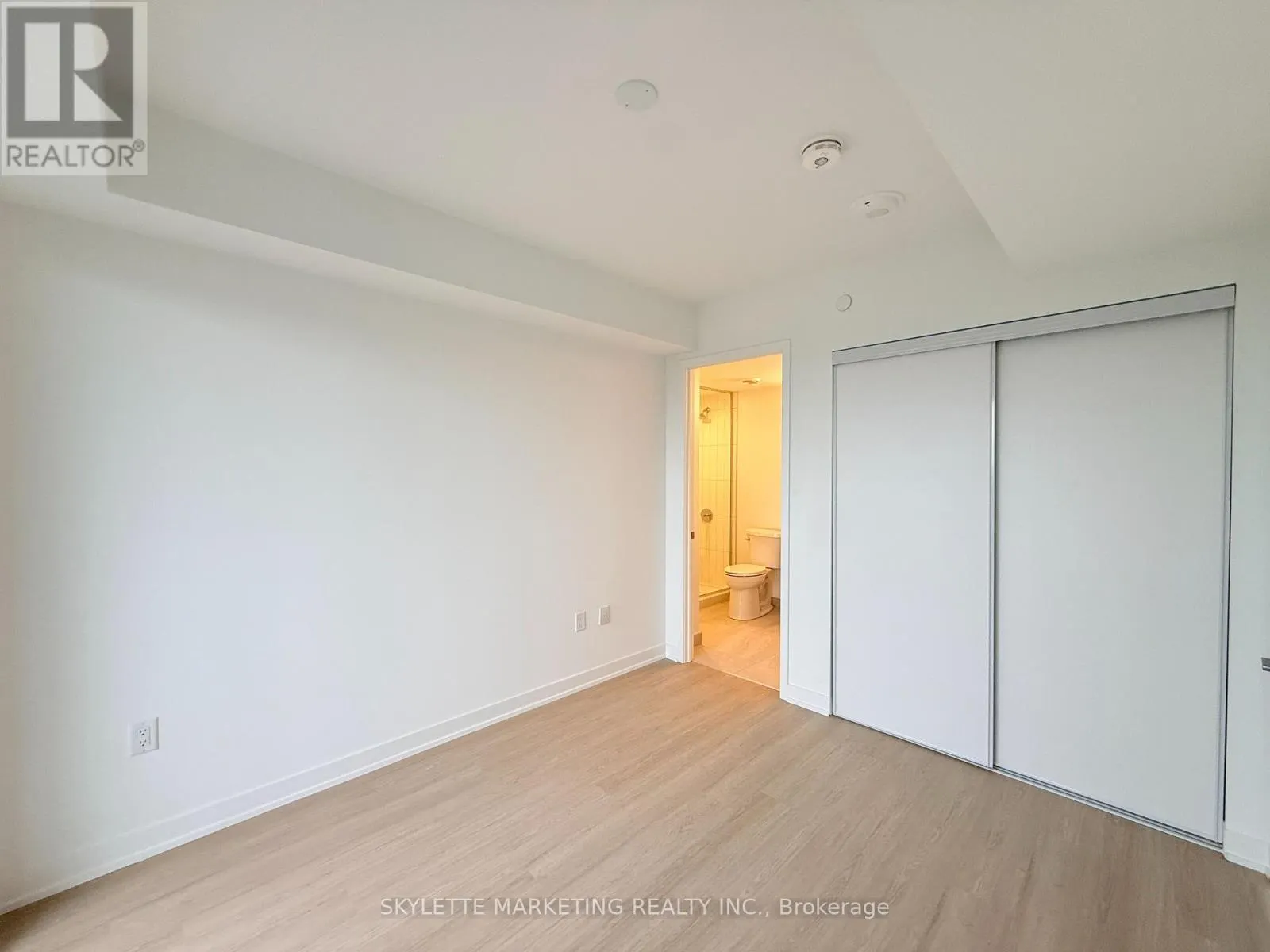 1405 - 15 DAVID SALOMON DRIVE
