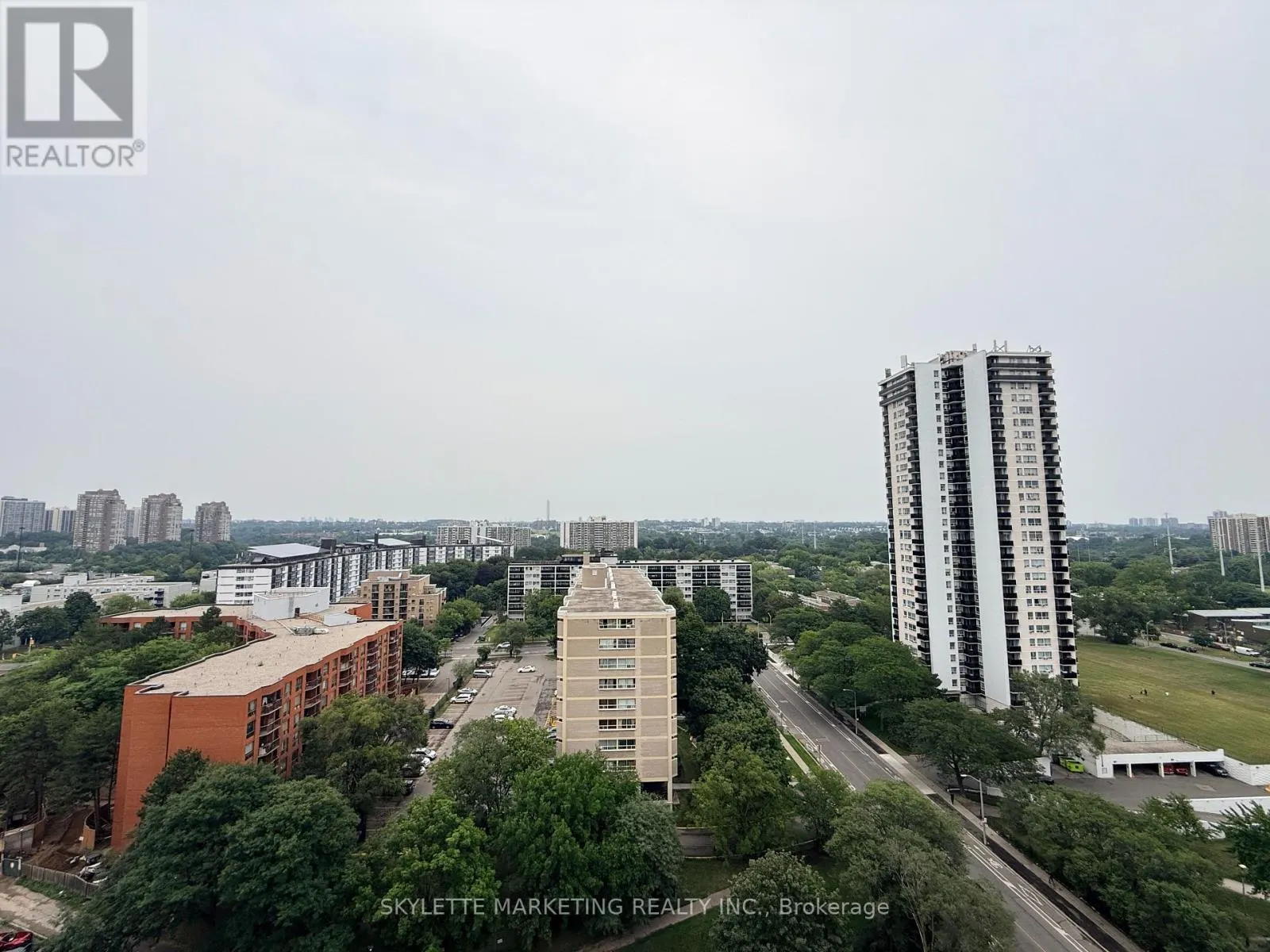 1405 - 15 DAVID SALOMON DRIVE