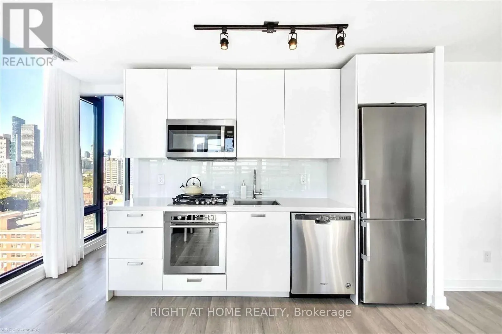 1308 - 55 ONTARIO STREET