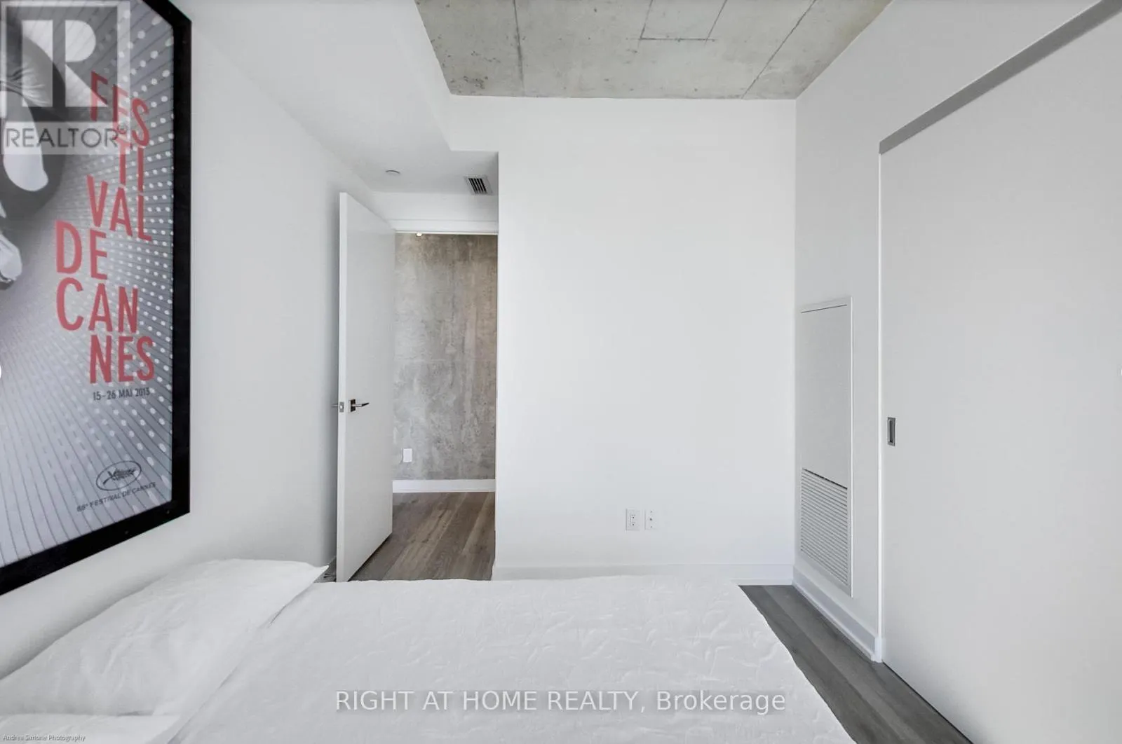 1308 - 55 ONTARIO STREET