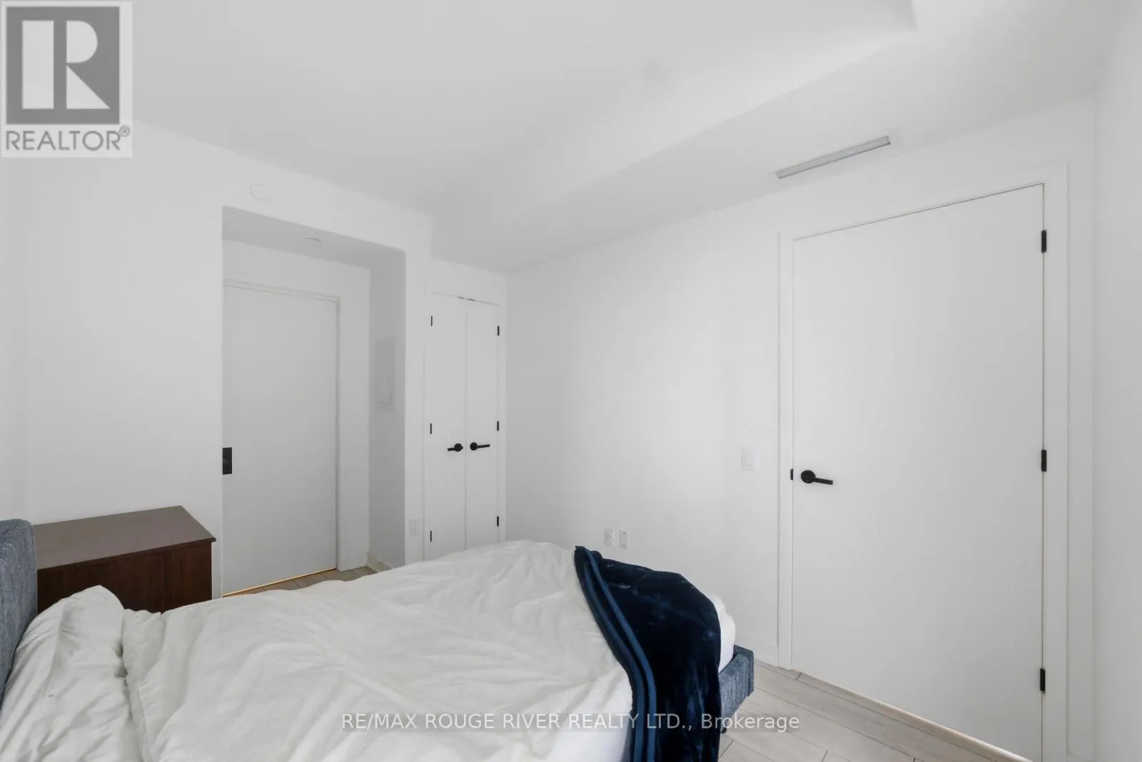 3808 - 55 CHARLES STREET E