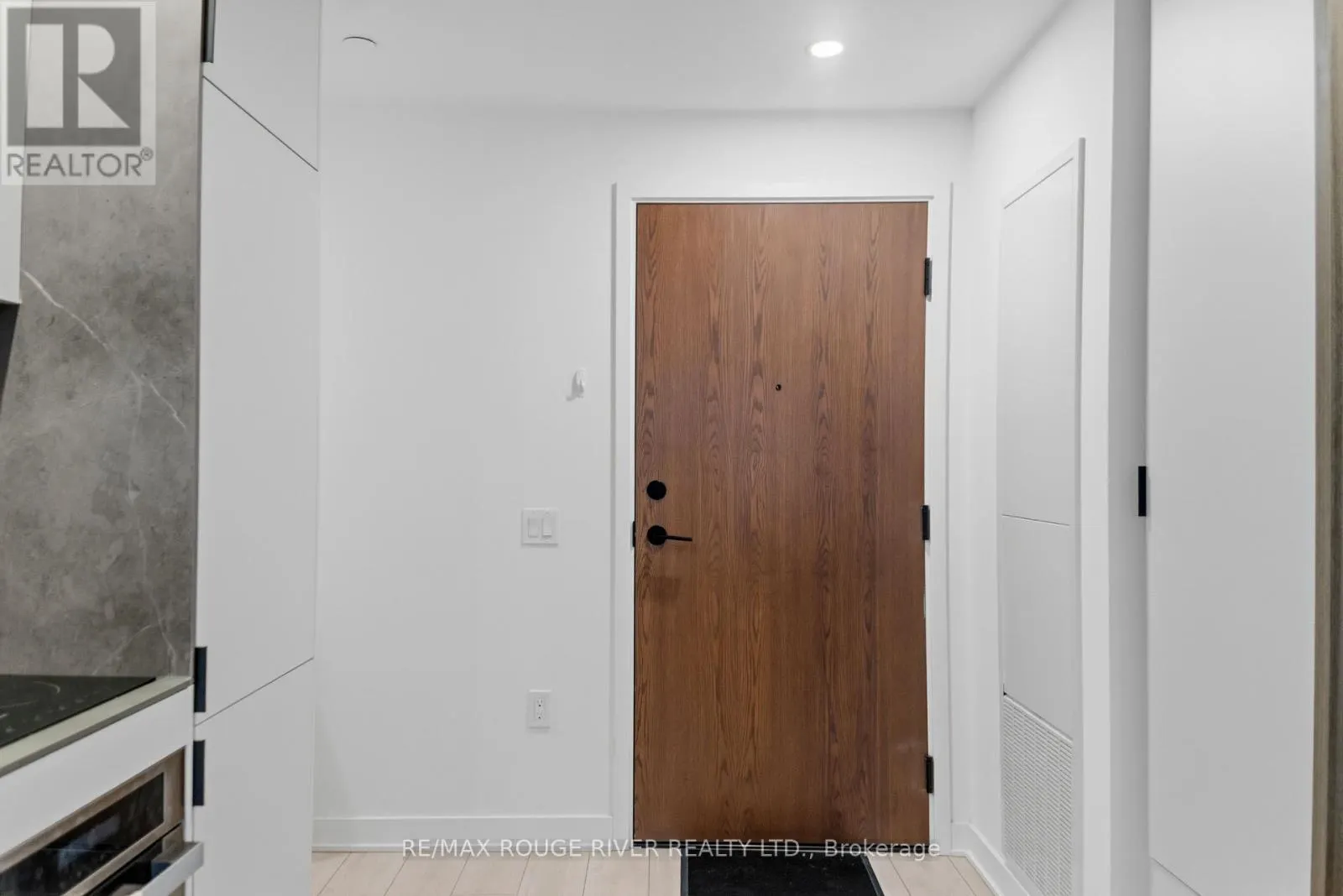 3808 - 55 CHARLES STREET E
