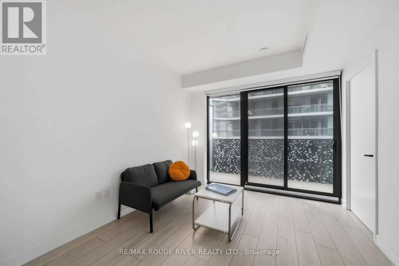 3808 - 55 CHARLES STREET E