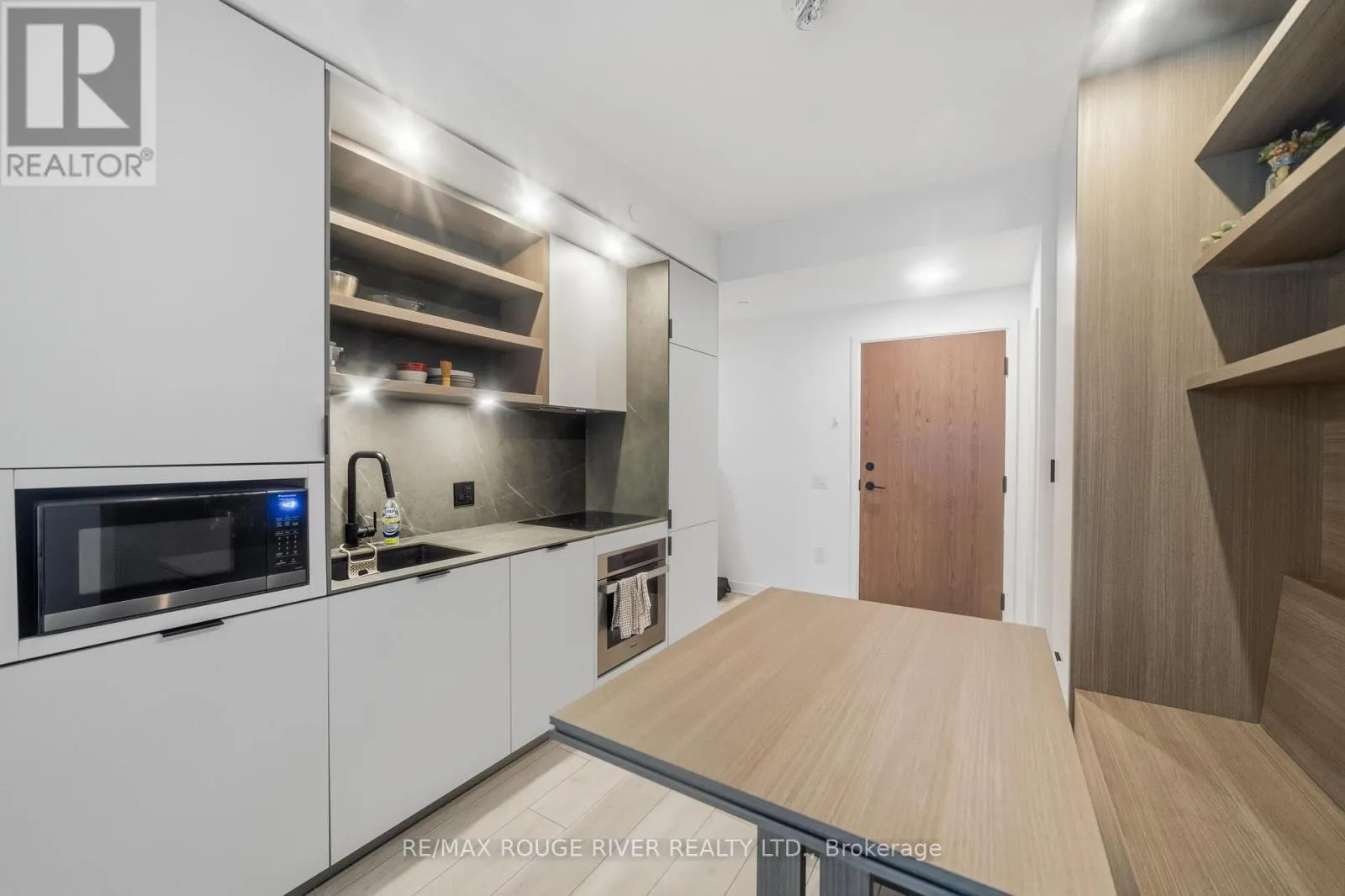 3808 - 55 CHARLES STREET E