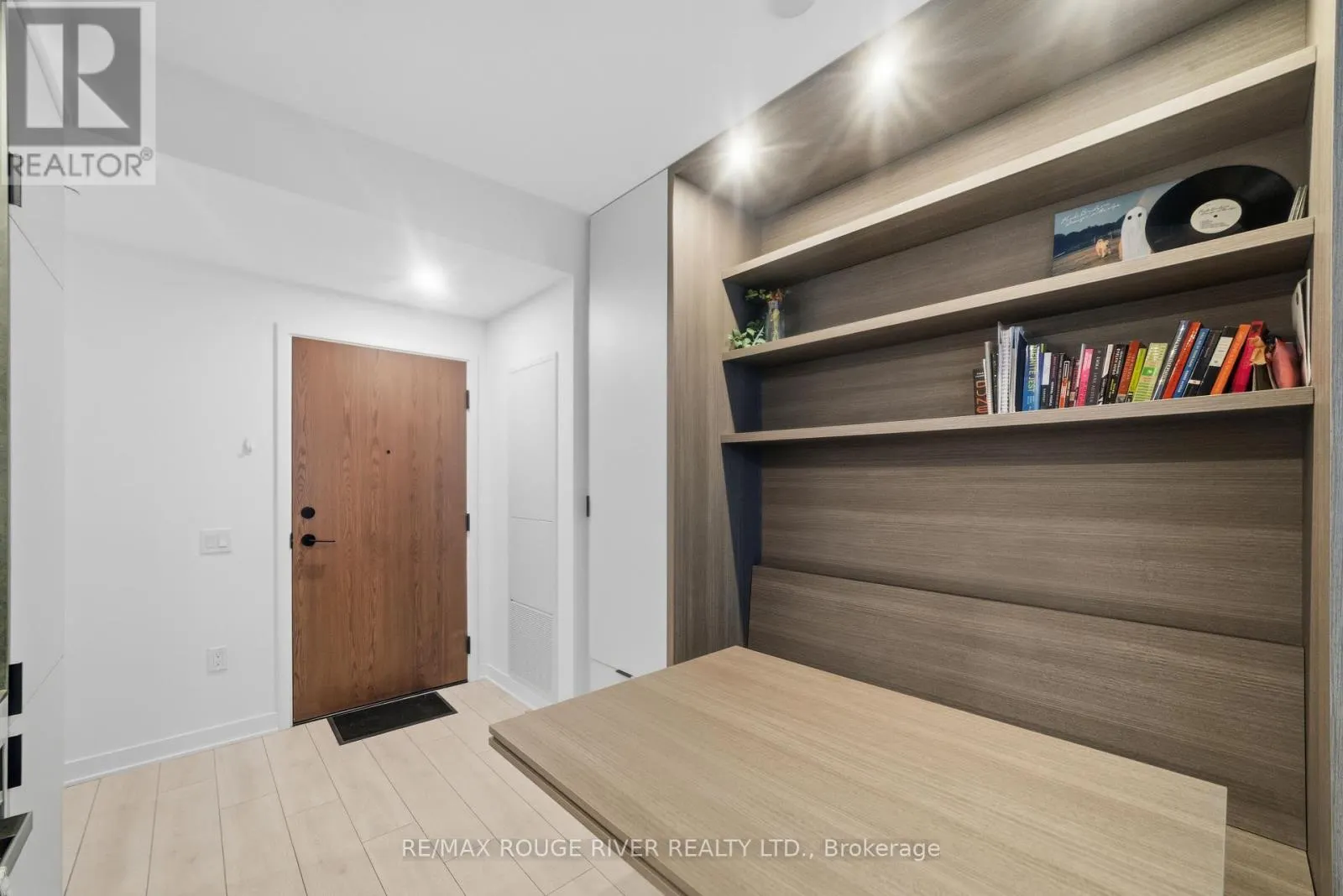 3808 - 55 CHARLES STREET E