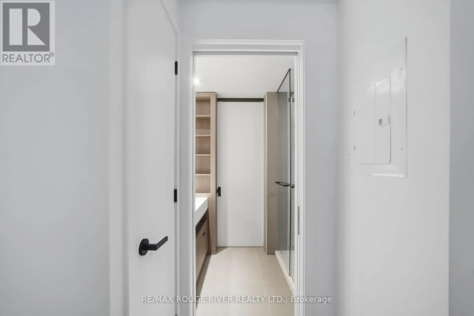3808 - 55 CHARLES STREET E