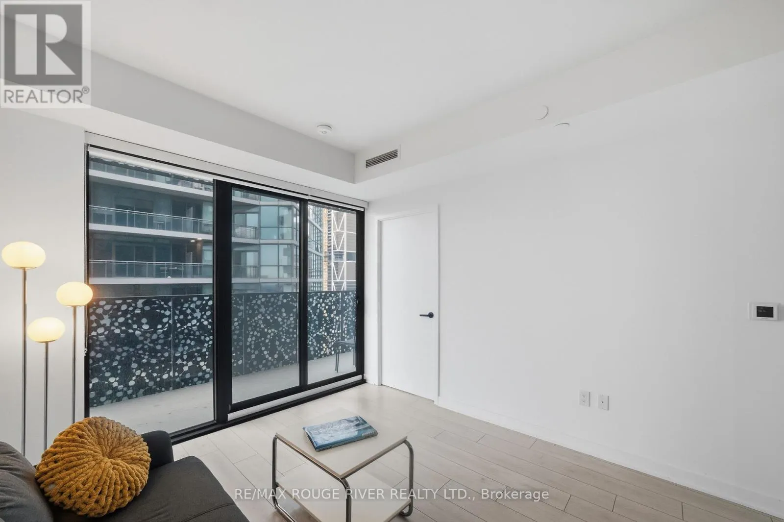 3808 - 55 CHARLES STREET E