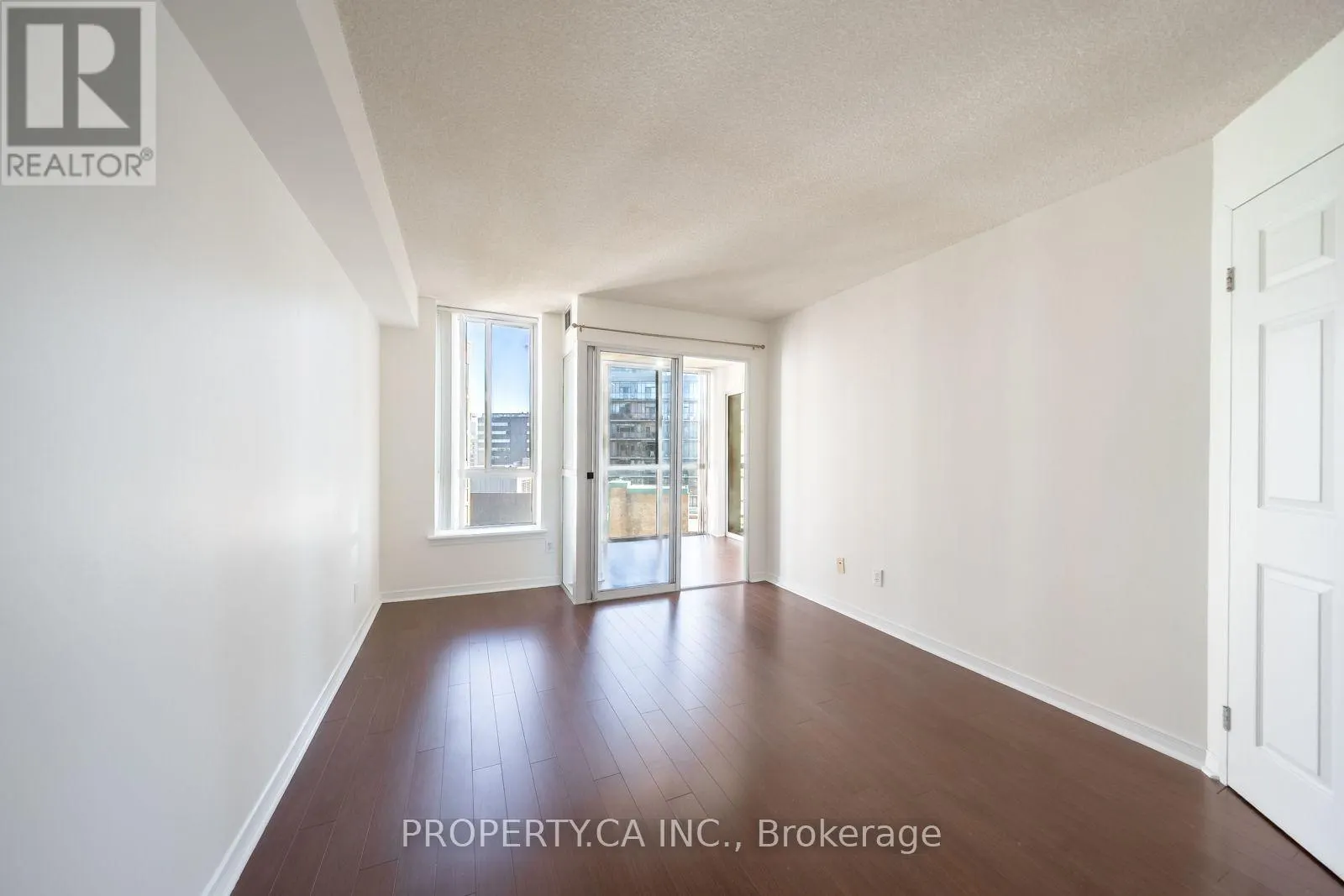 1004 - 801 KING STREET W