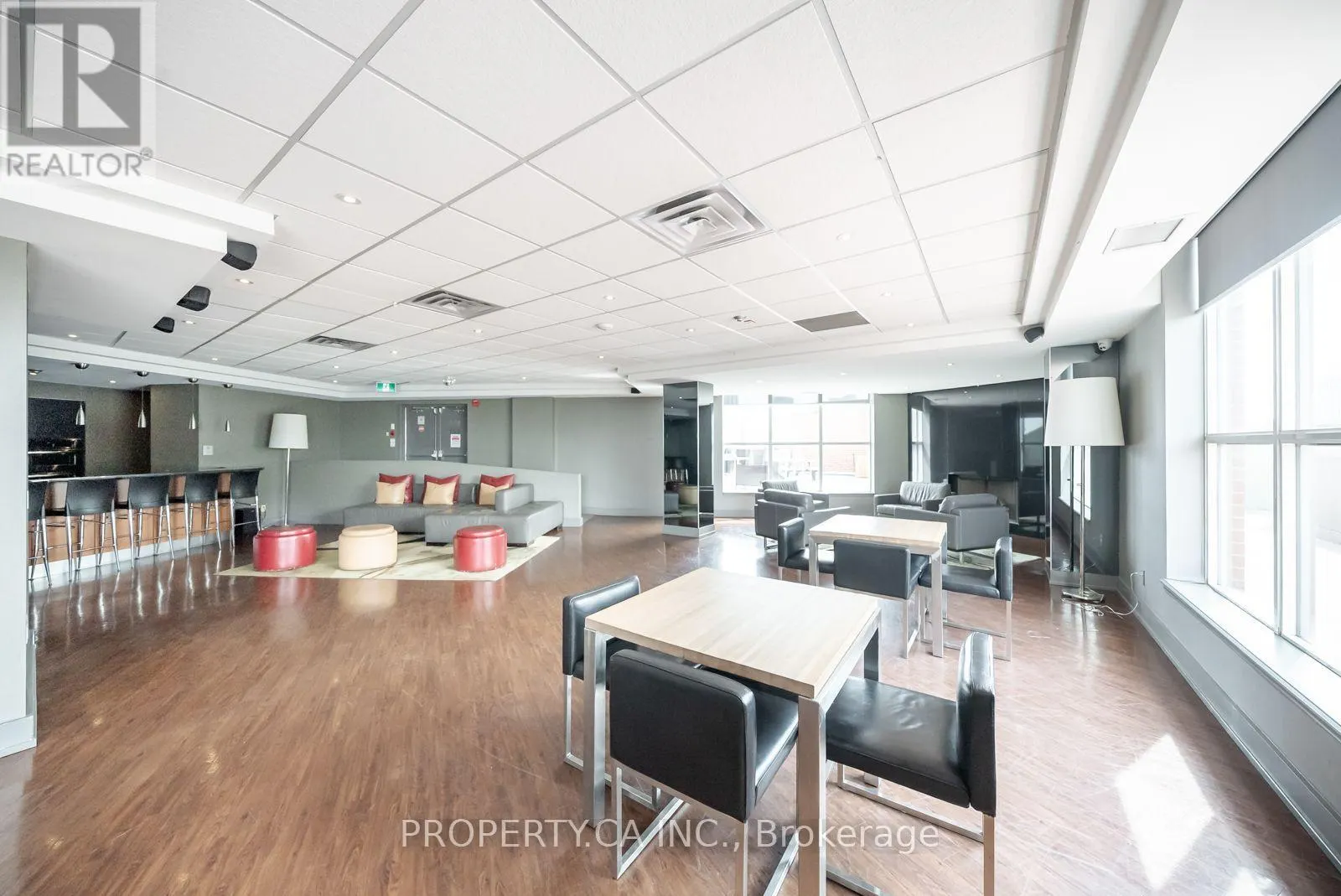 1004 - 801 KING STREET W