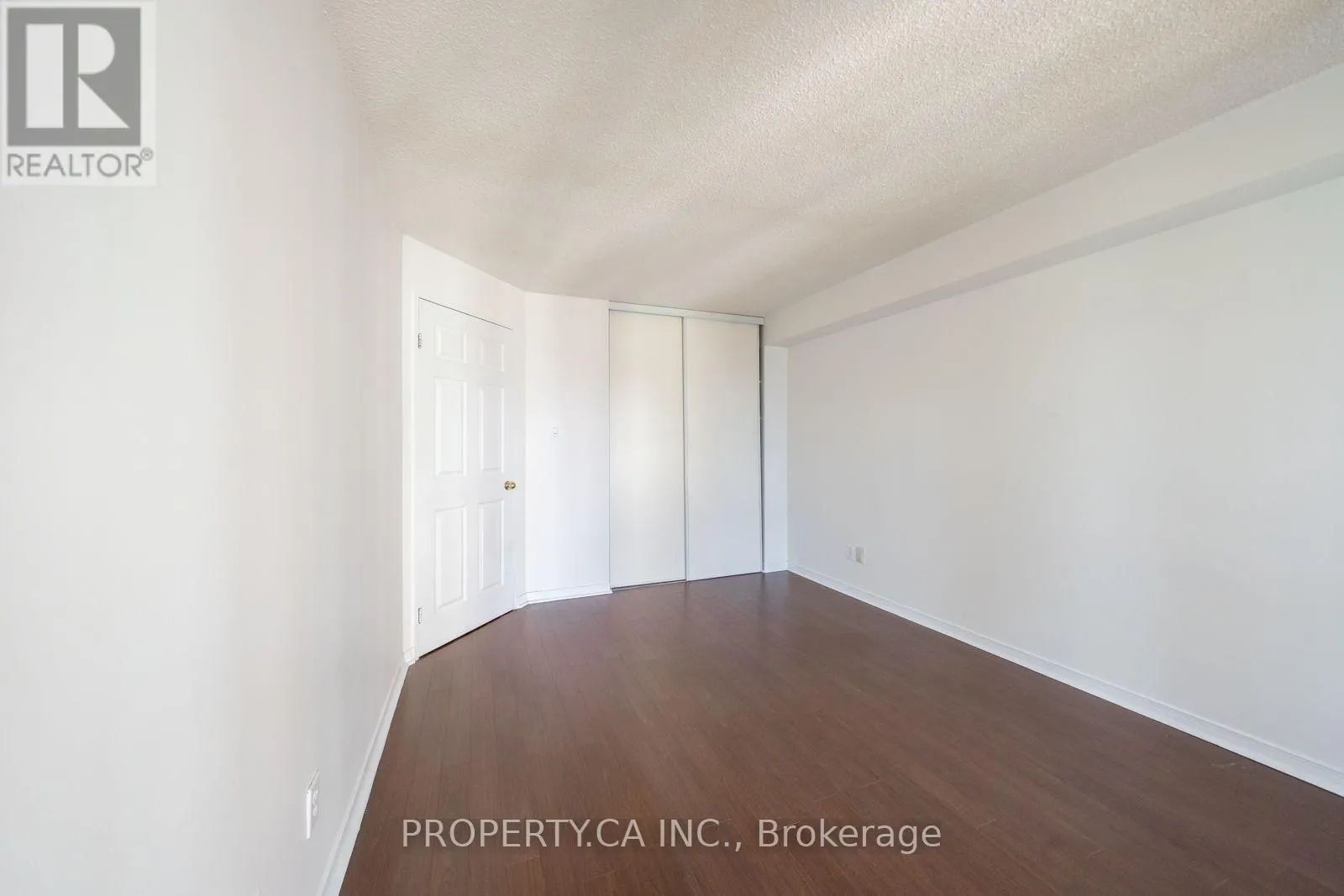 1004 - 801 KING STREET W