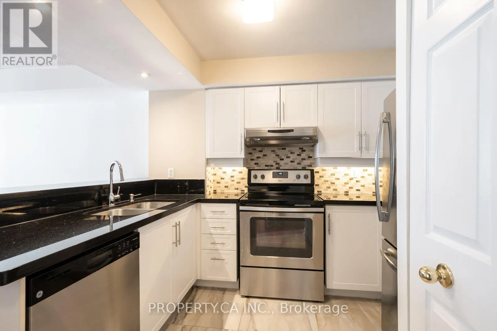 1004 - 801 KING STREET W