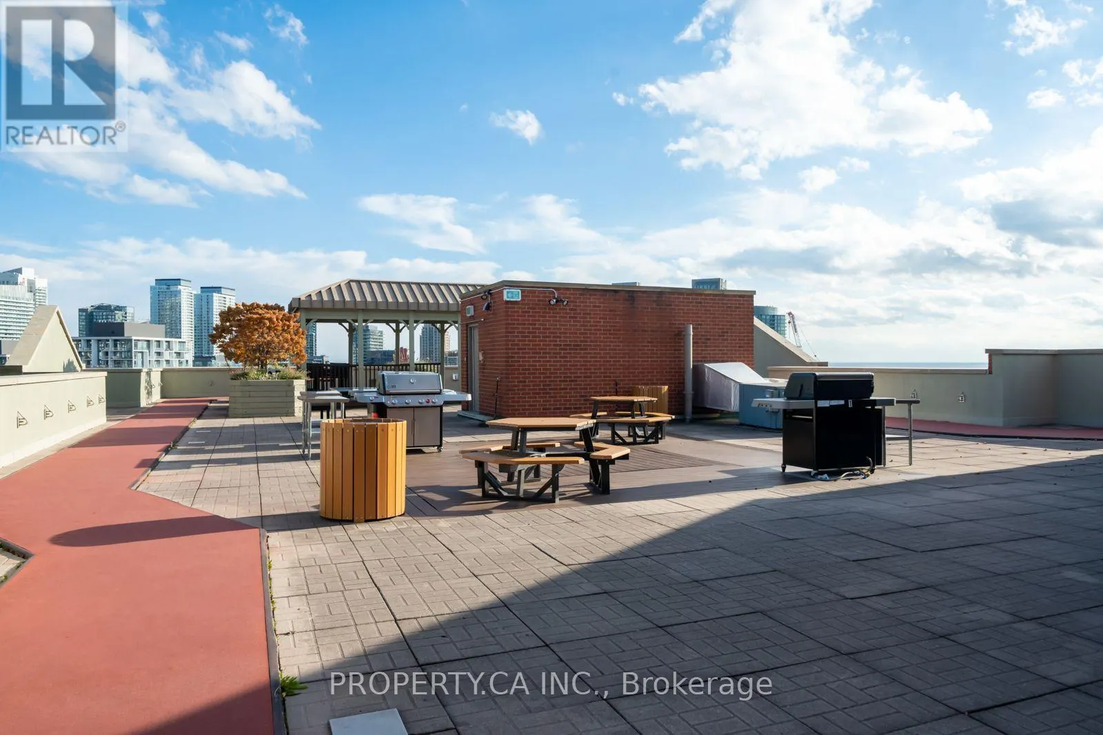1004 - 801 KING STREET W