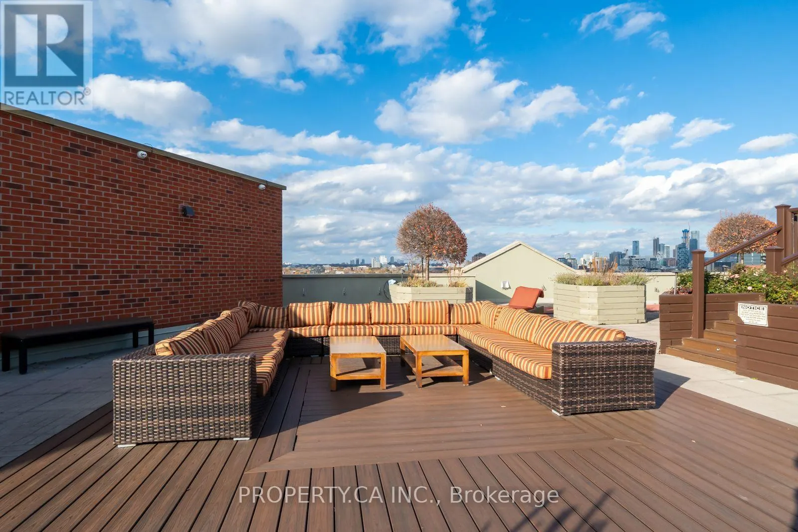 1004 - 801 KING STREET W