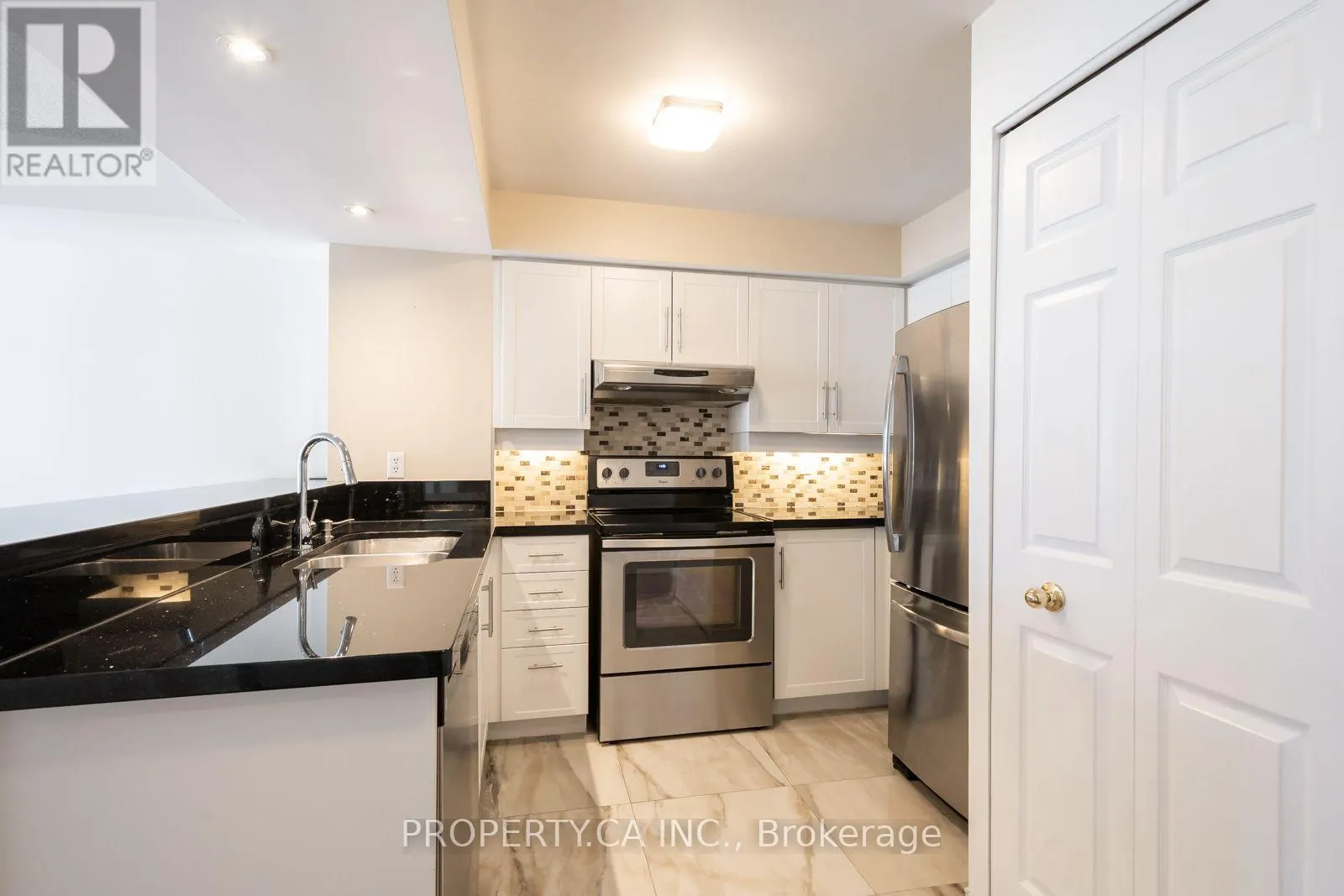 1004 - 801 KING STREET W