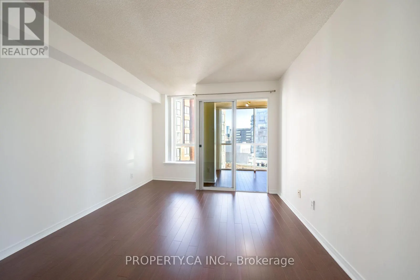 1004 - 801 KING STREET W