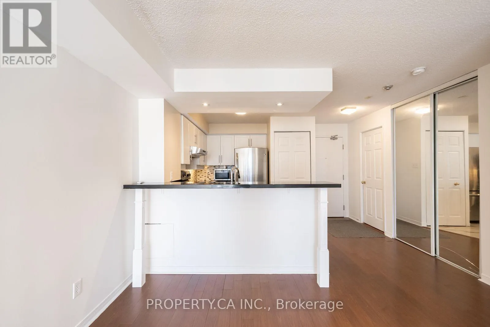 1004 - 801 KING STREET W