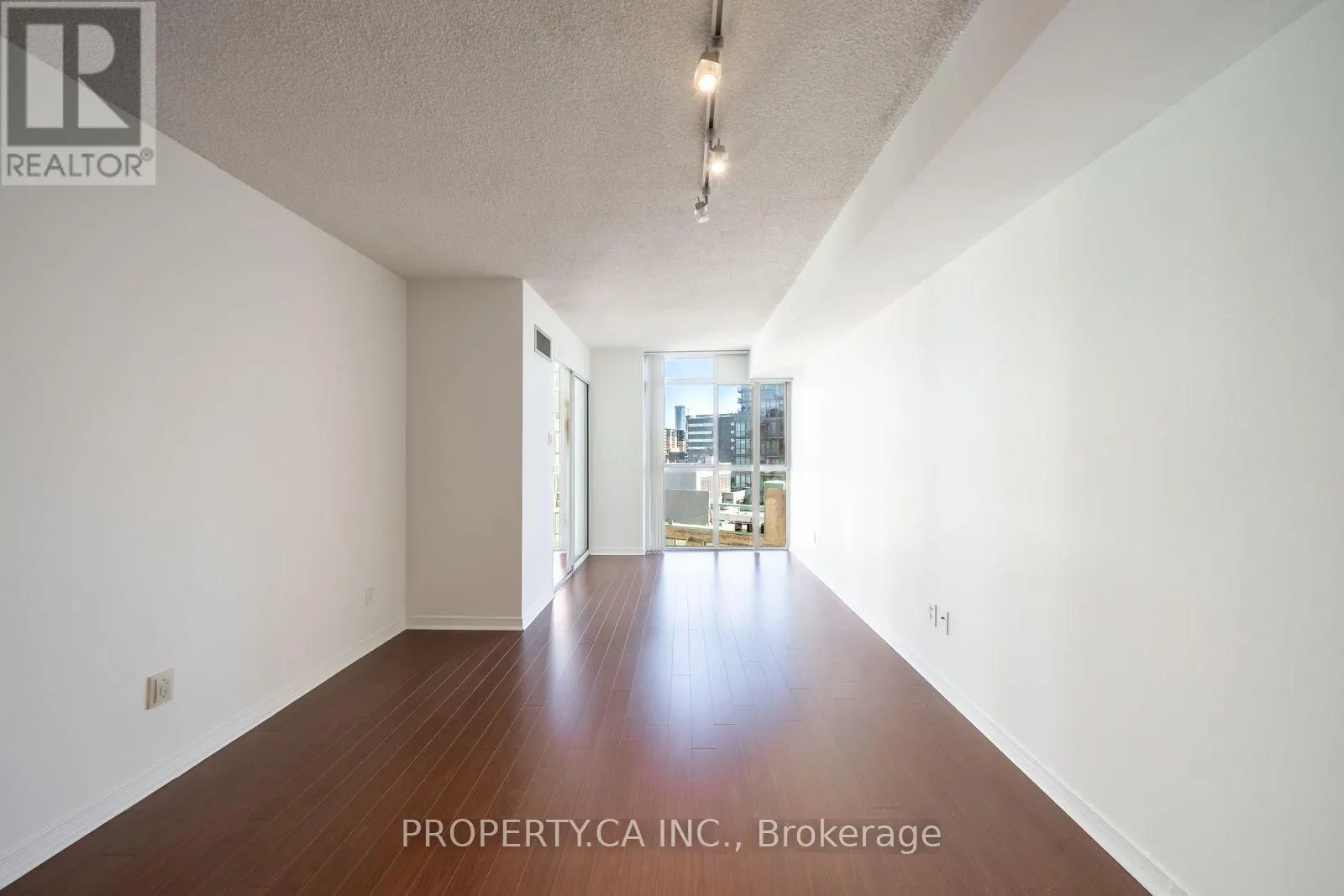 1004 - 801 KING STREET W