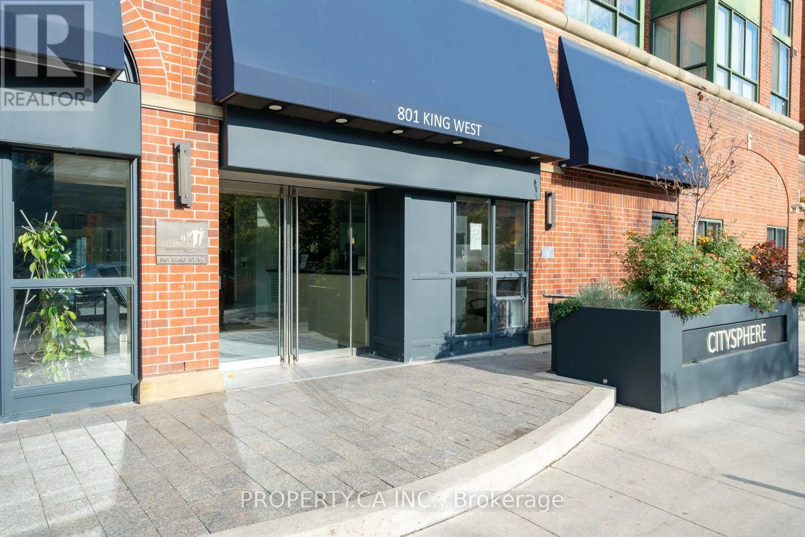 1004 - 801 KING STREET W