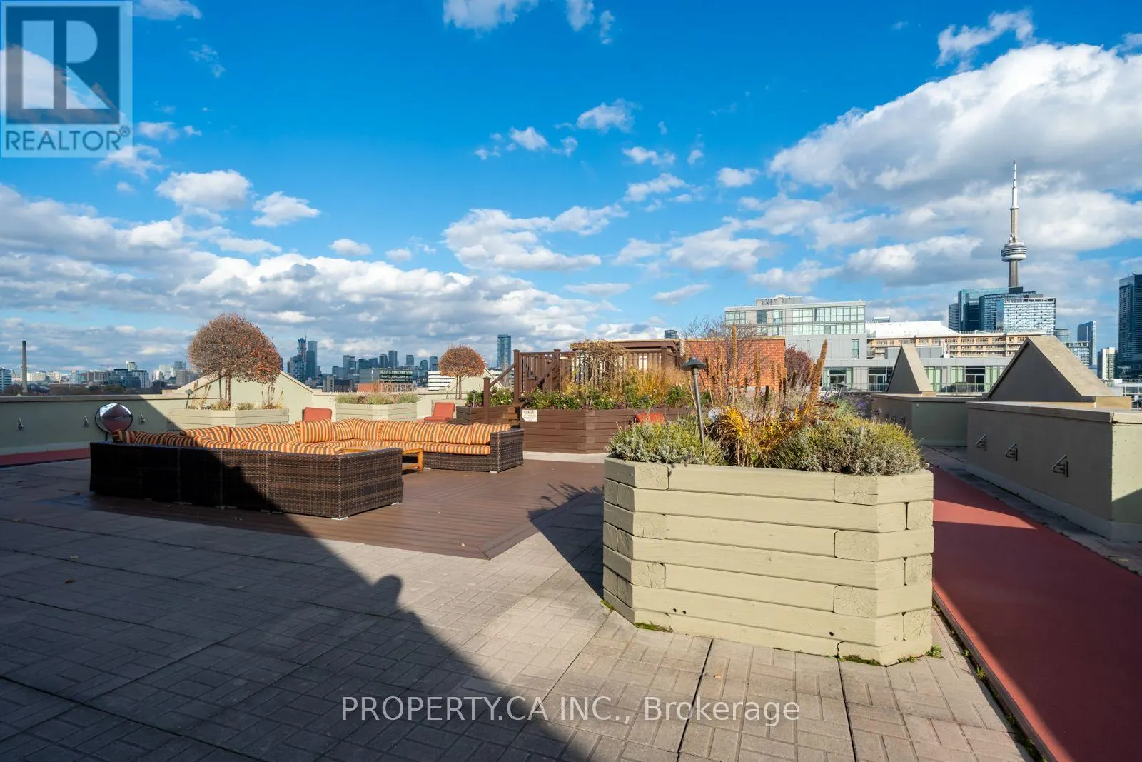 1004 - 801 KING STREET W