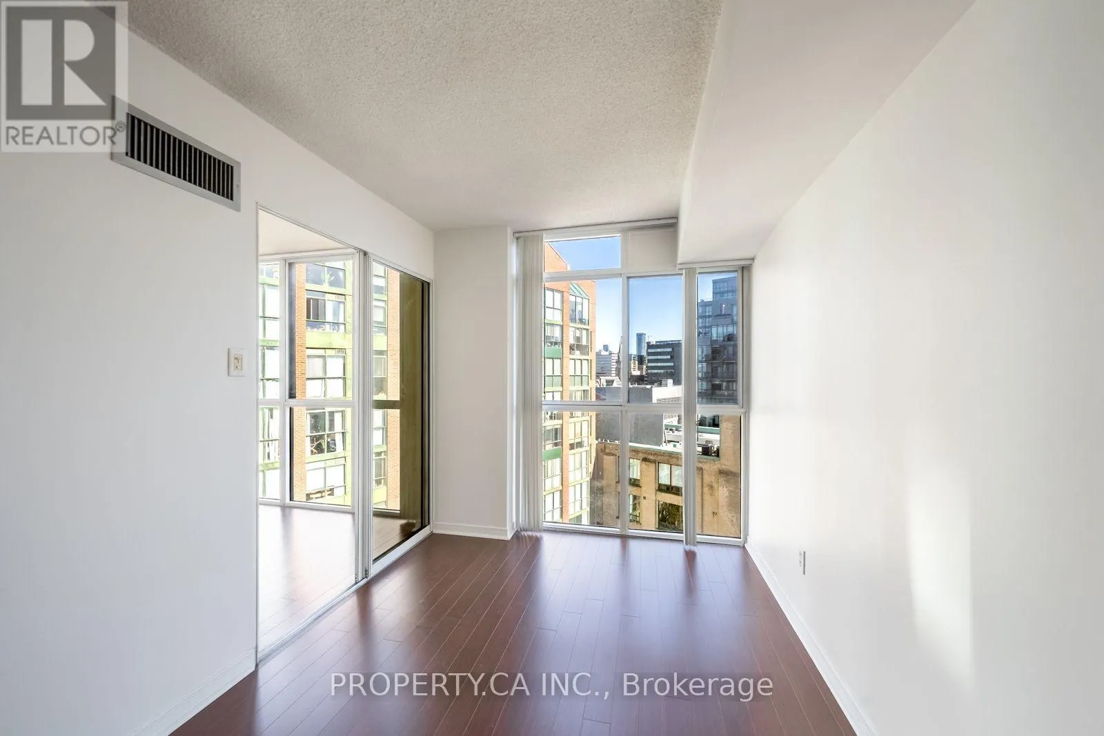 1004 - 801 KING STREET W