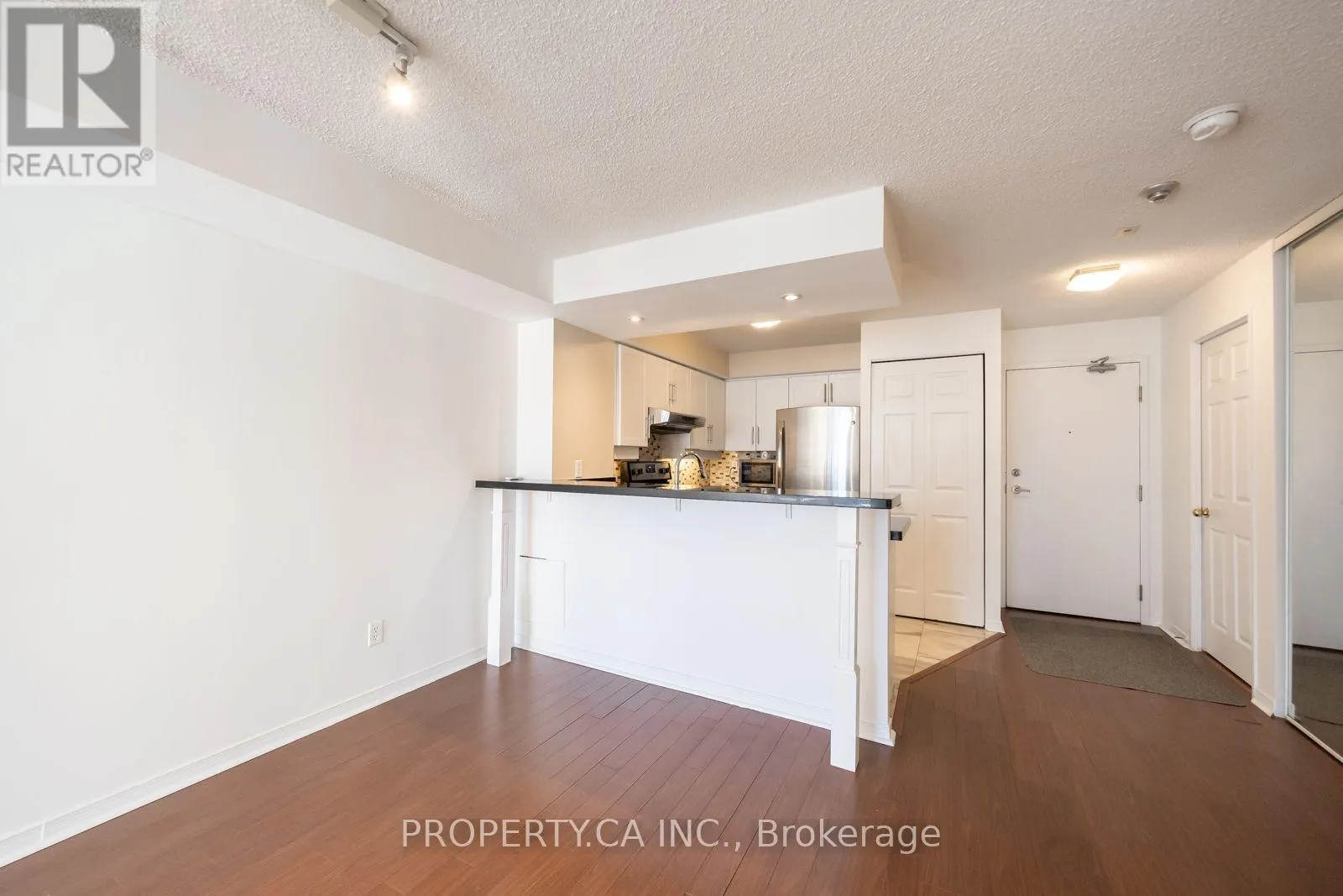 1004 - 801 KING STREET W