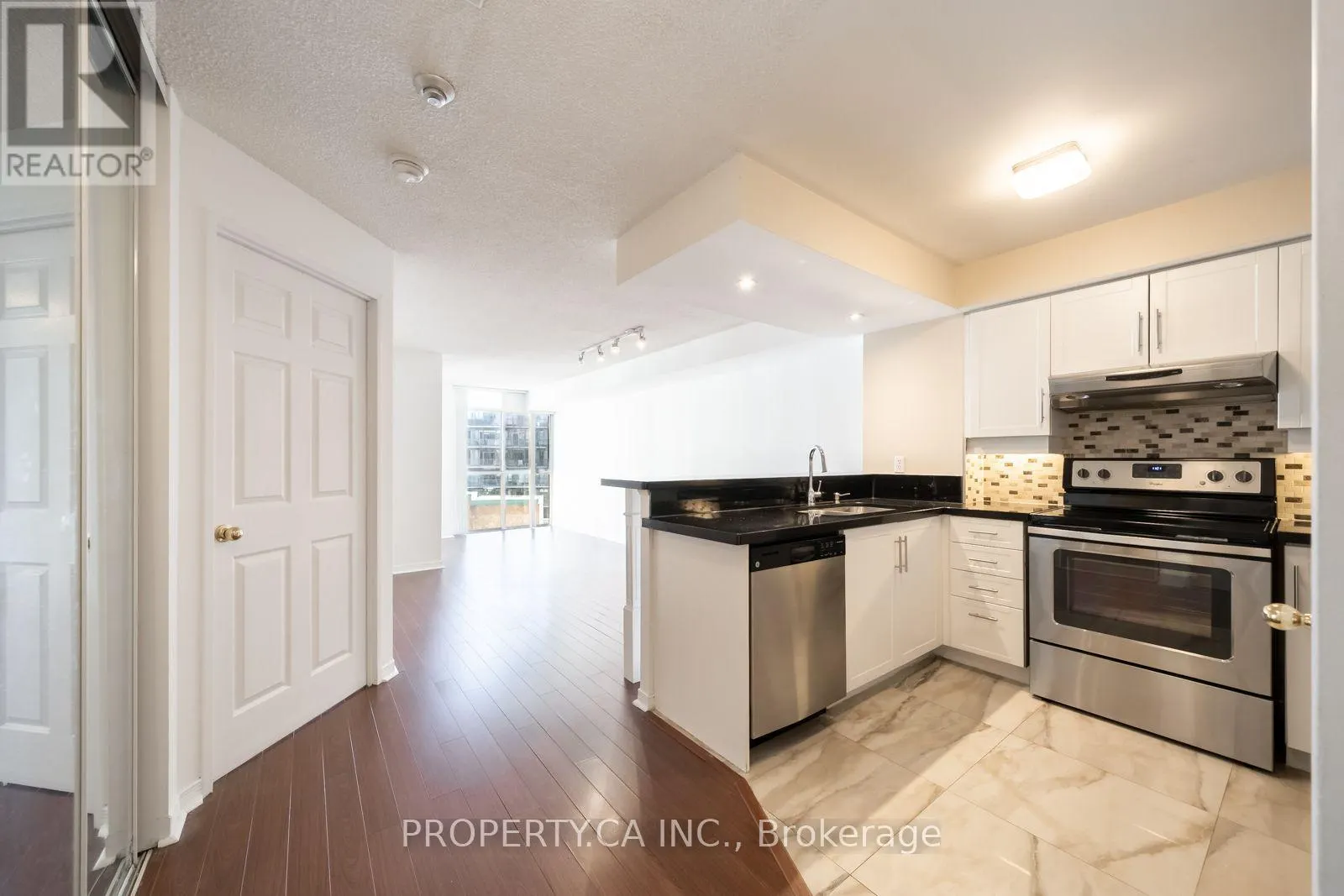 1004 - 801 KING STREET W