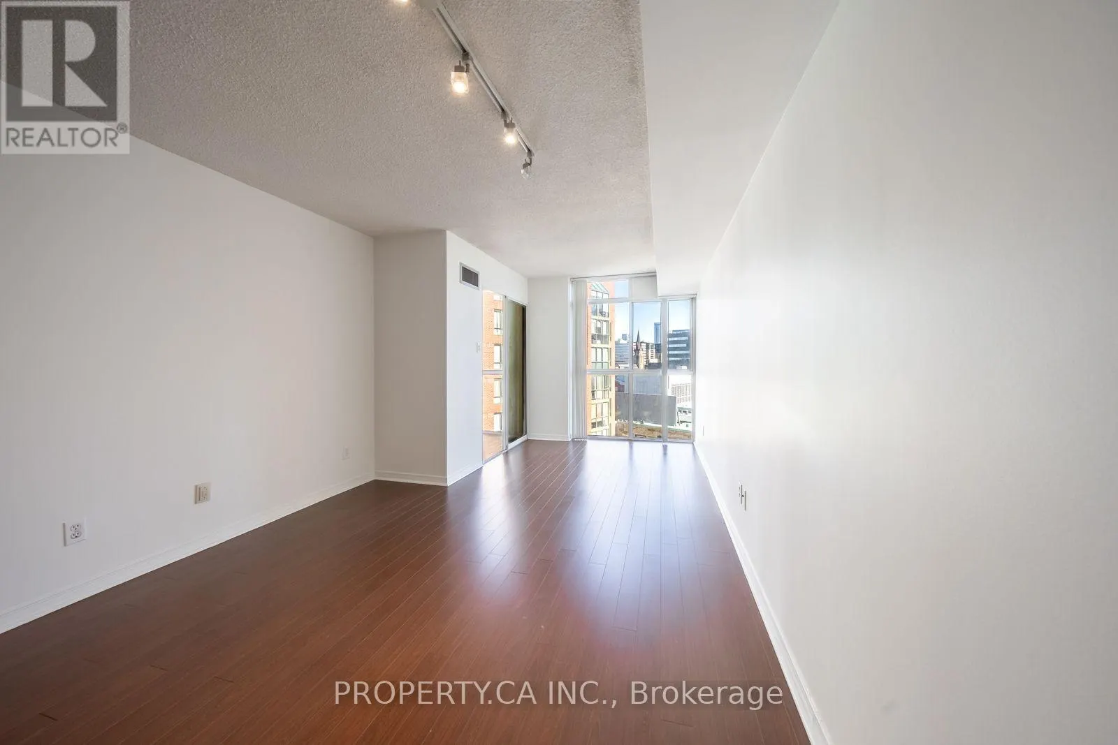 1004 - 801 KING STREET W