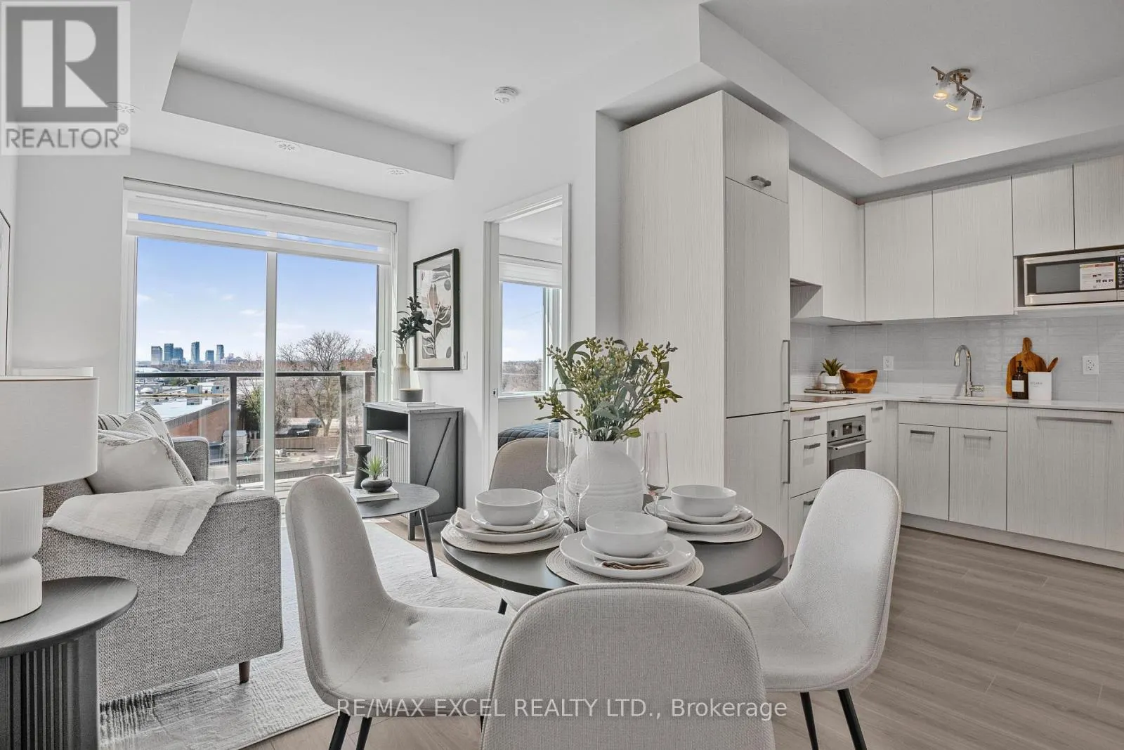 12 - 75 CURLEW DRIVE