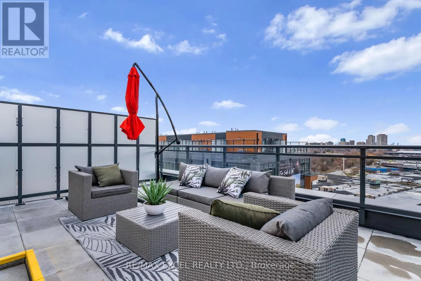 12 - 75 CURLEW DRIVE