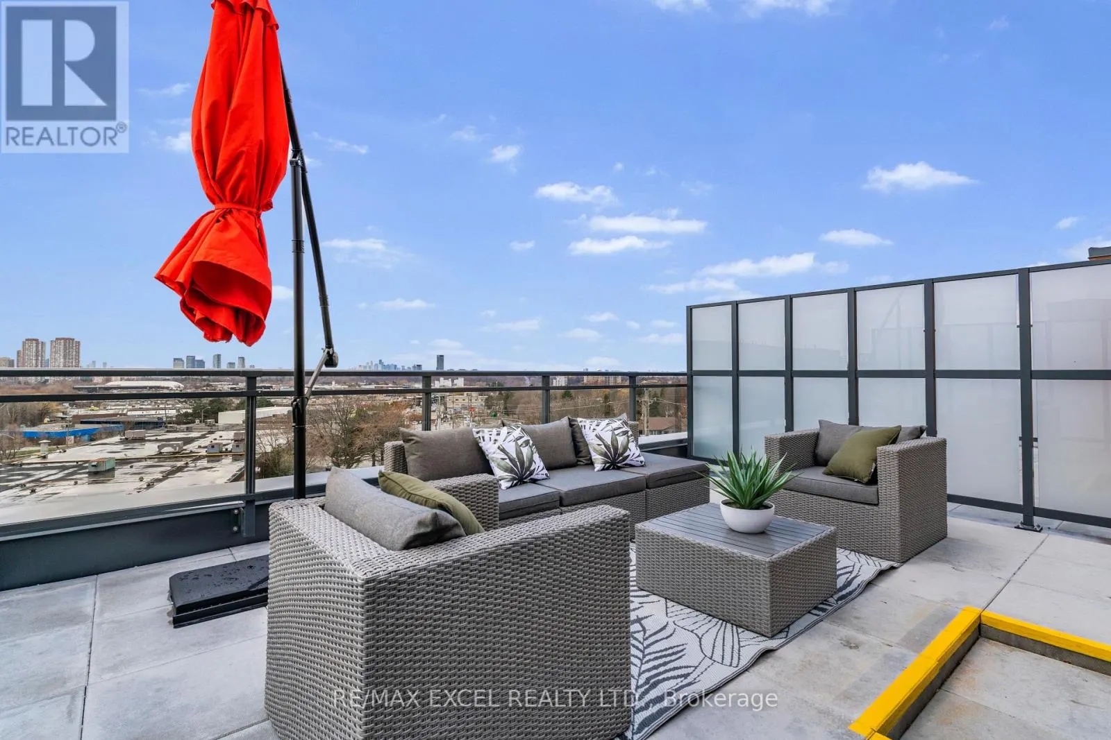 12 - 75 CURLEW DRIVE