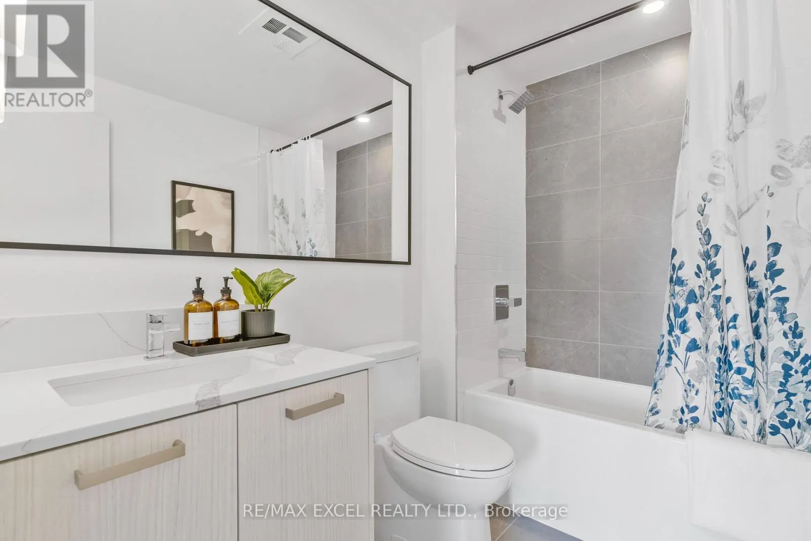 12 - 75 CURLEW DRIVE
