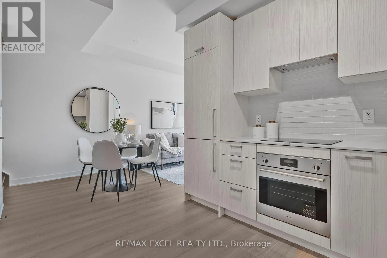 12 - 75 CURLEW DRIVE