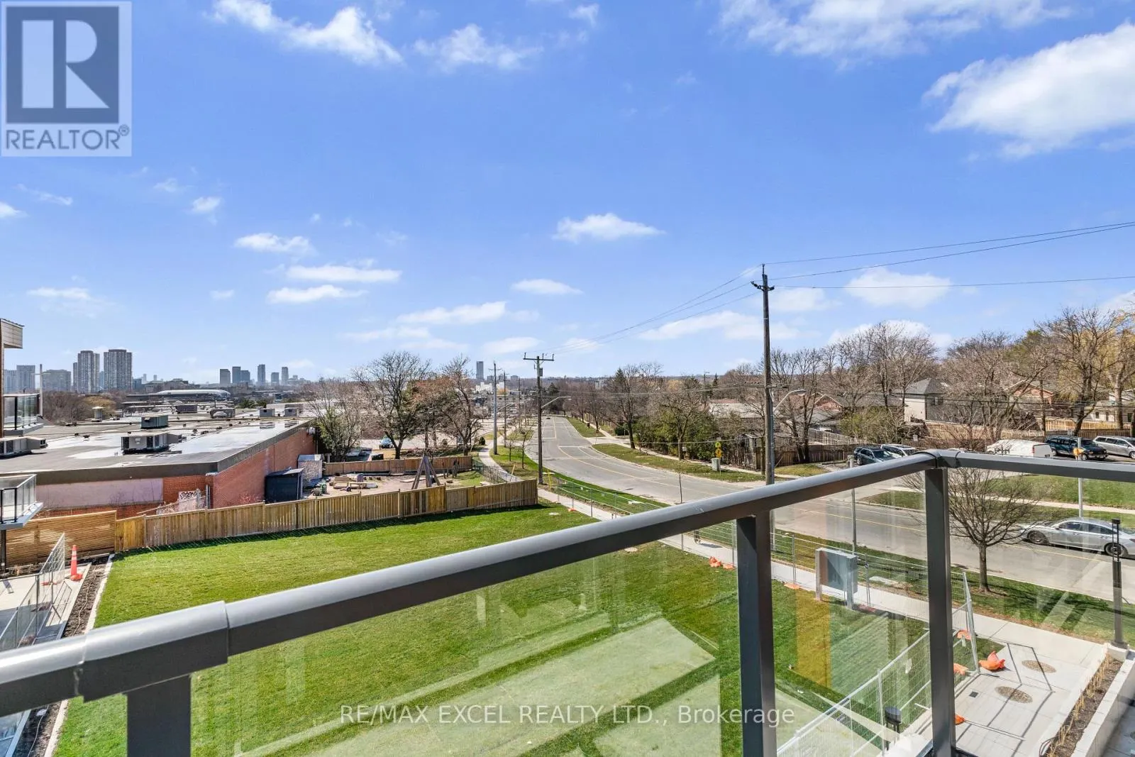 12 - 75 CURLEW DRIVE