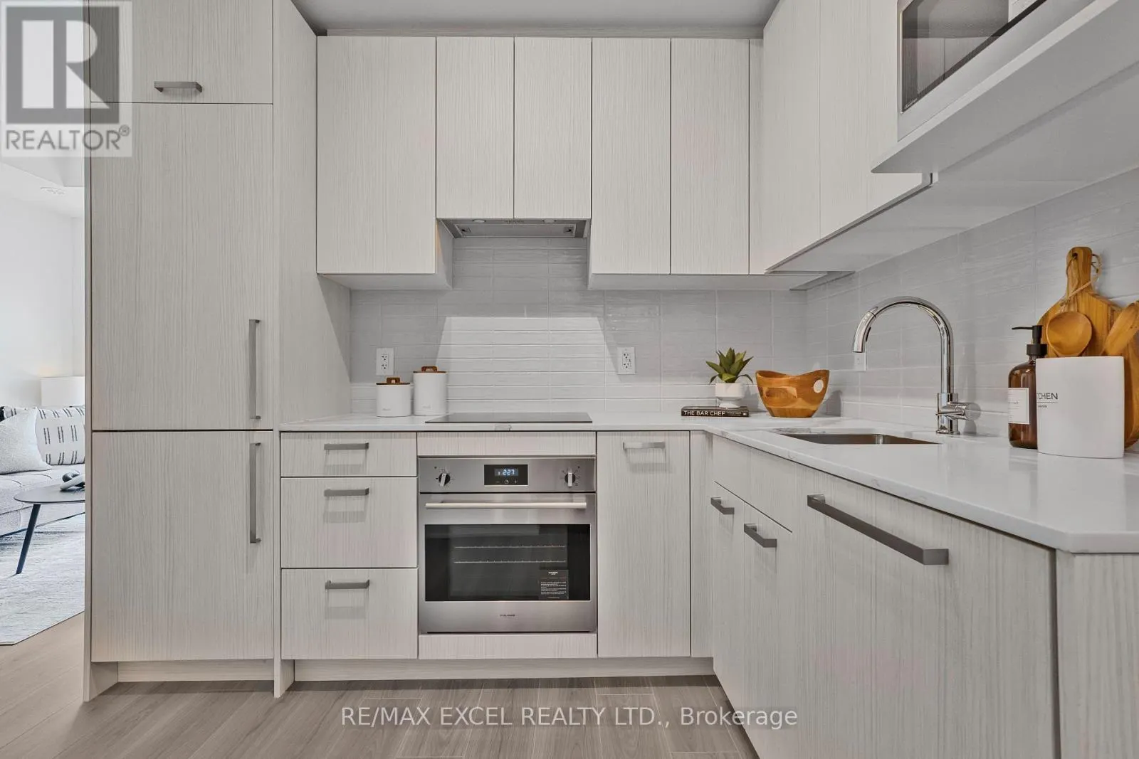 12 - 75 CURLEW DRIVE