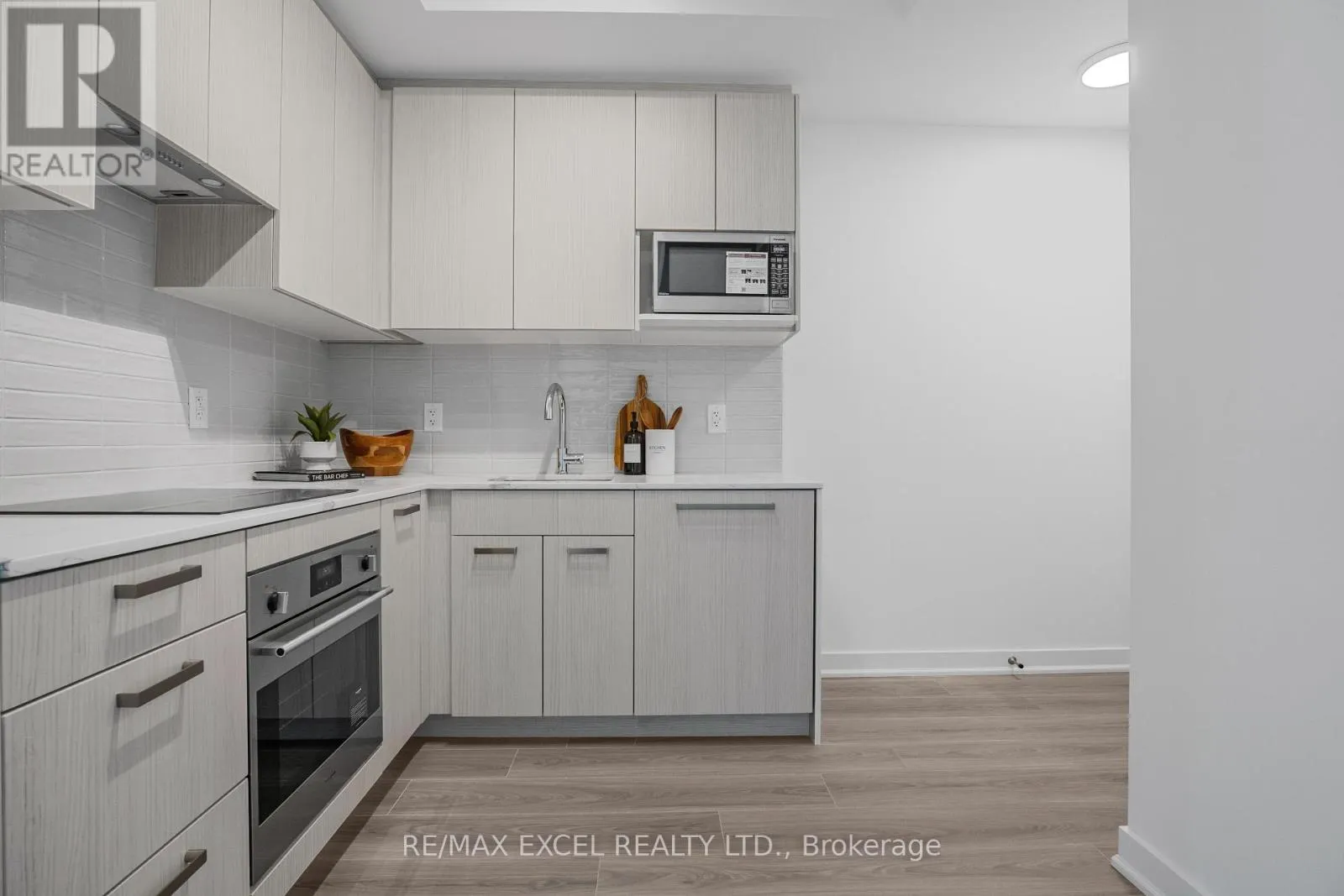 12 - 75 CURLEW DRIVE